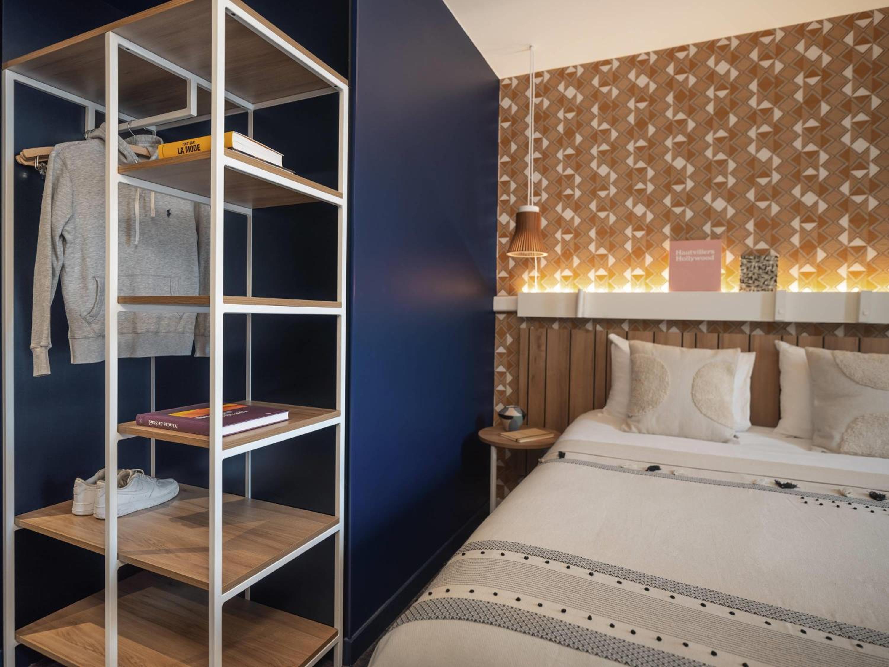 Triple Room with One Double and One Sofa Bed photo 2