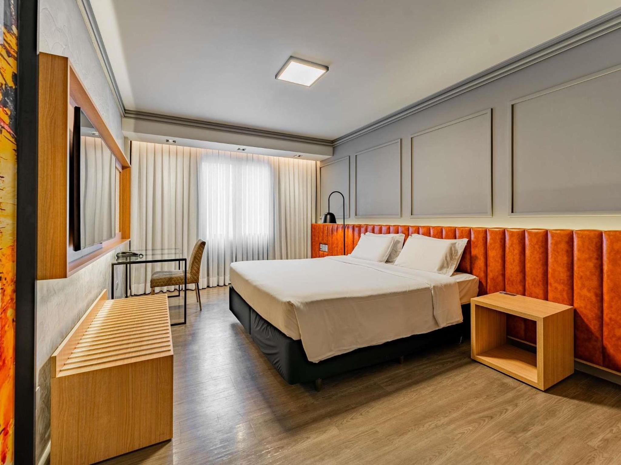 Premium Luxury Queen Room - Photo 2