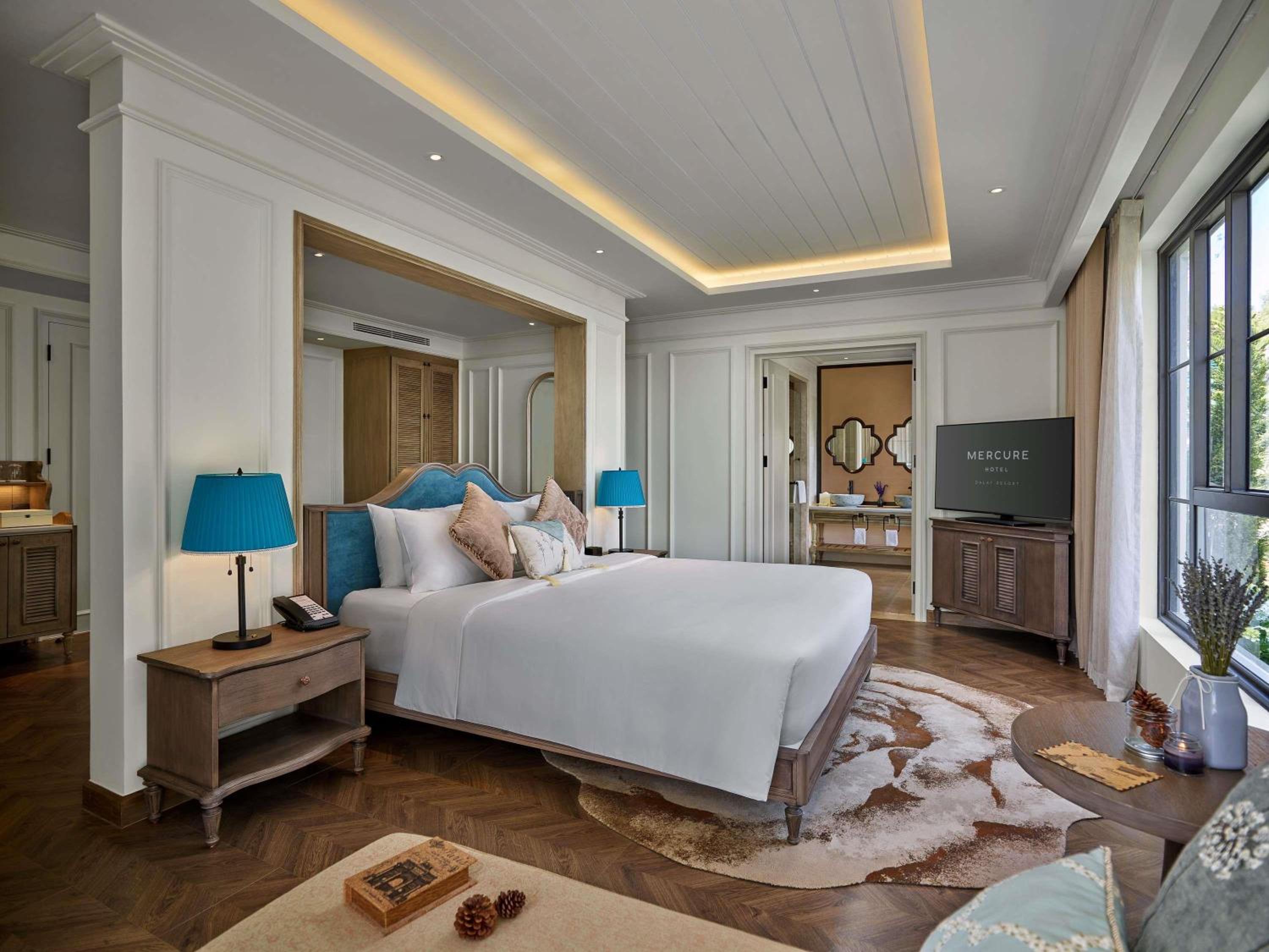 Executive Suite - Photo 6