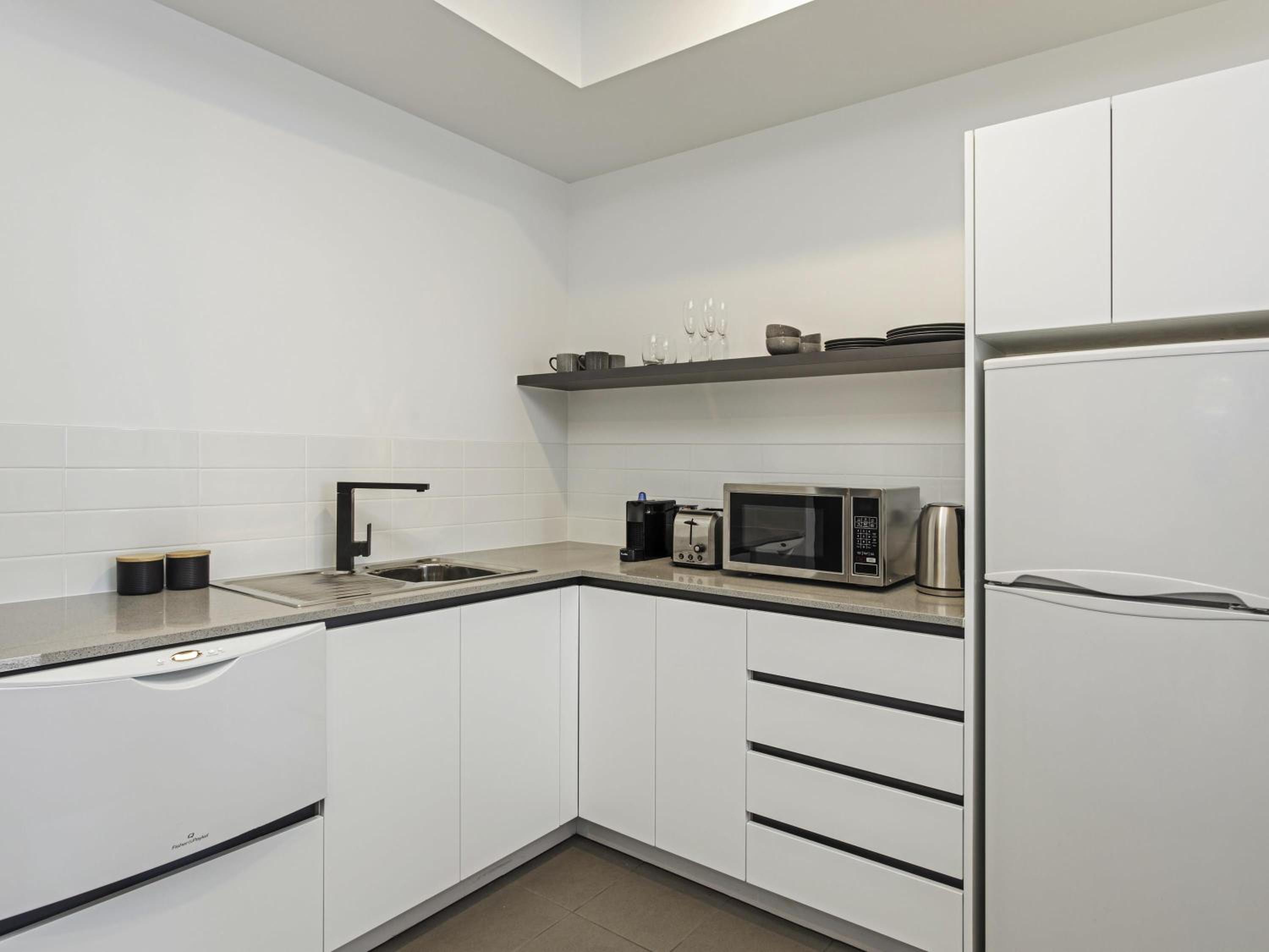 Superior King Suite - Photo 3