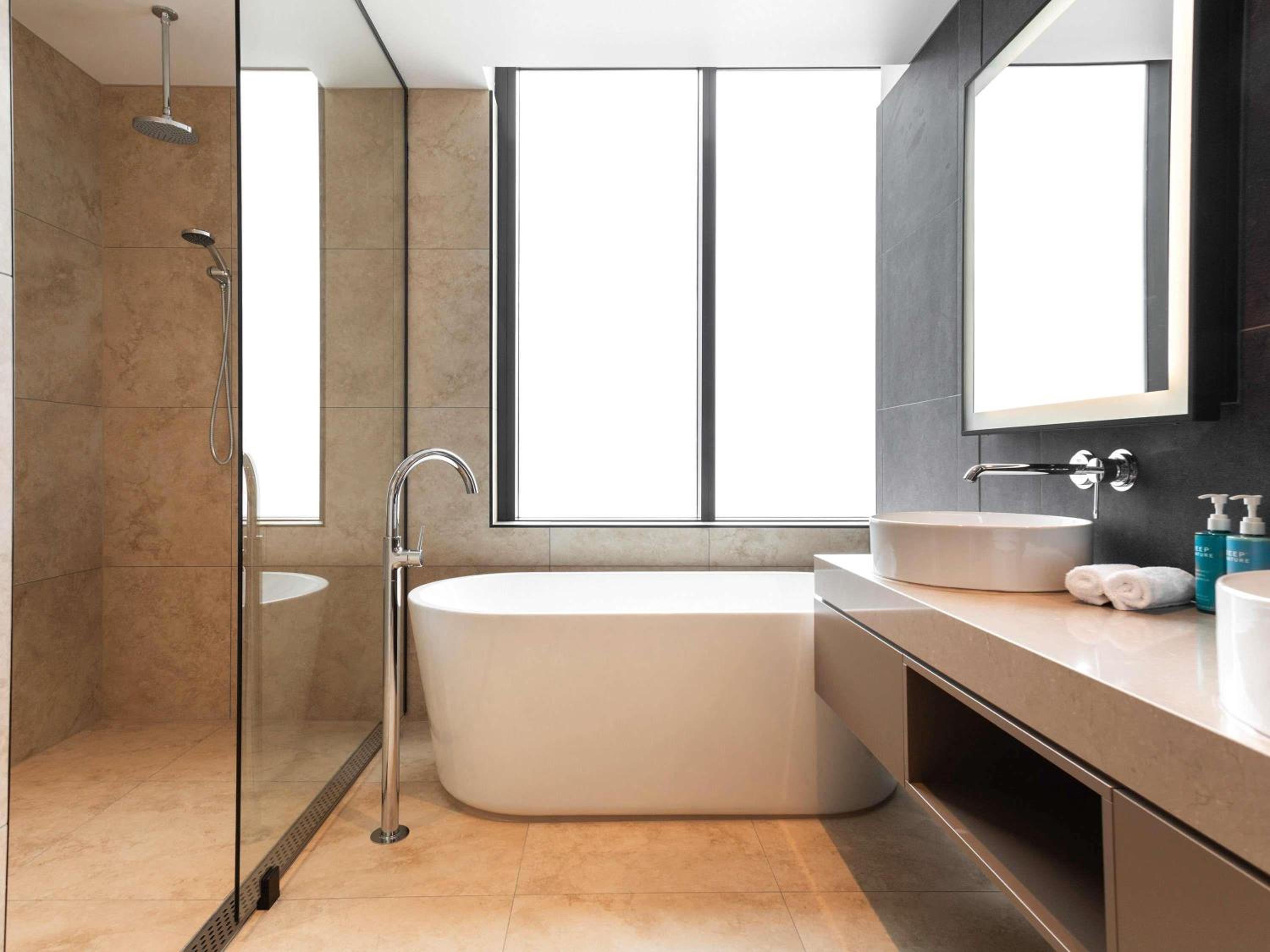 Executive King Suite with River View - Photo 1