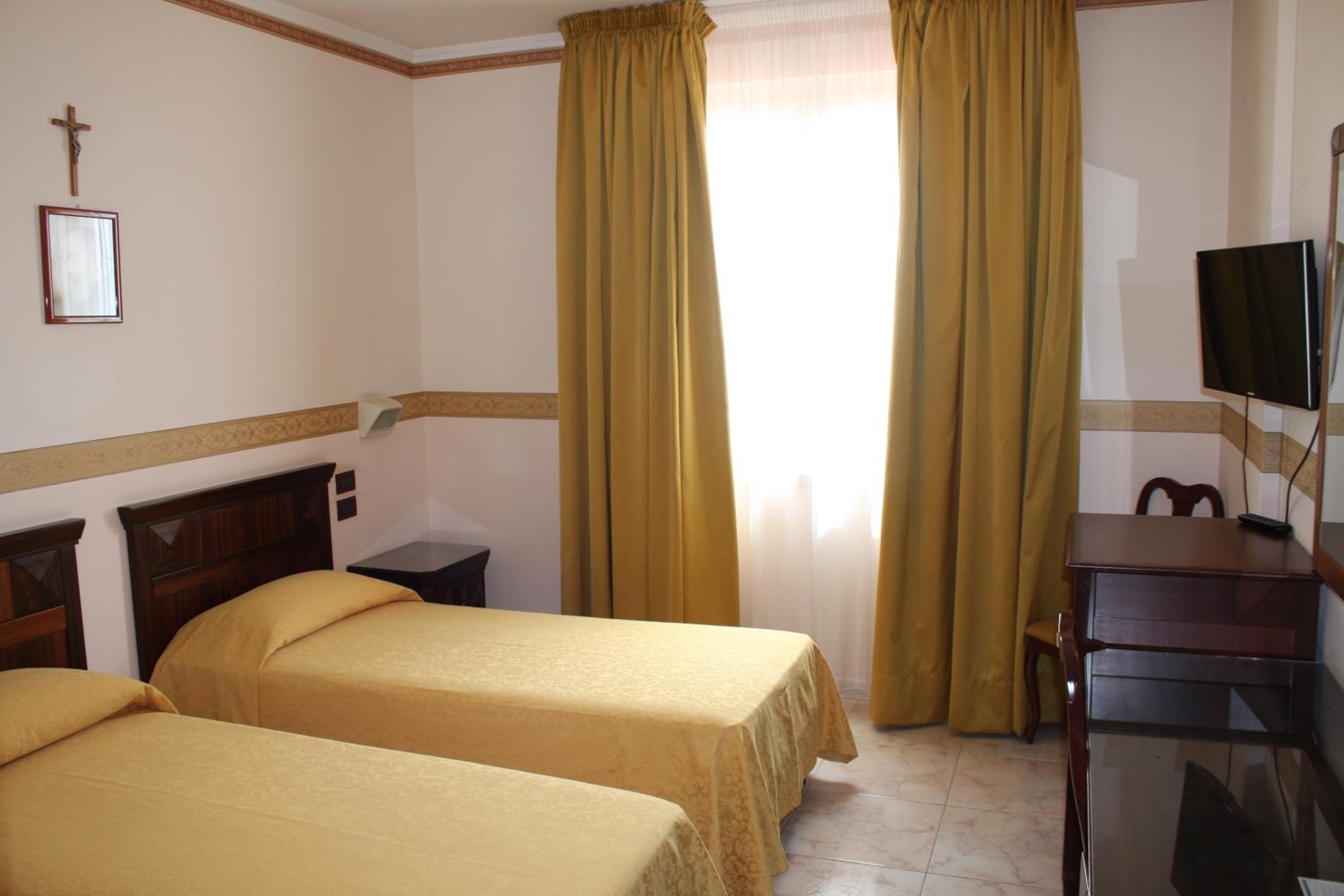 Twin Room photo 1