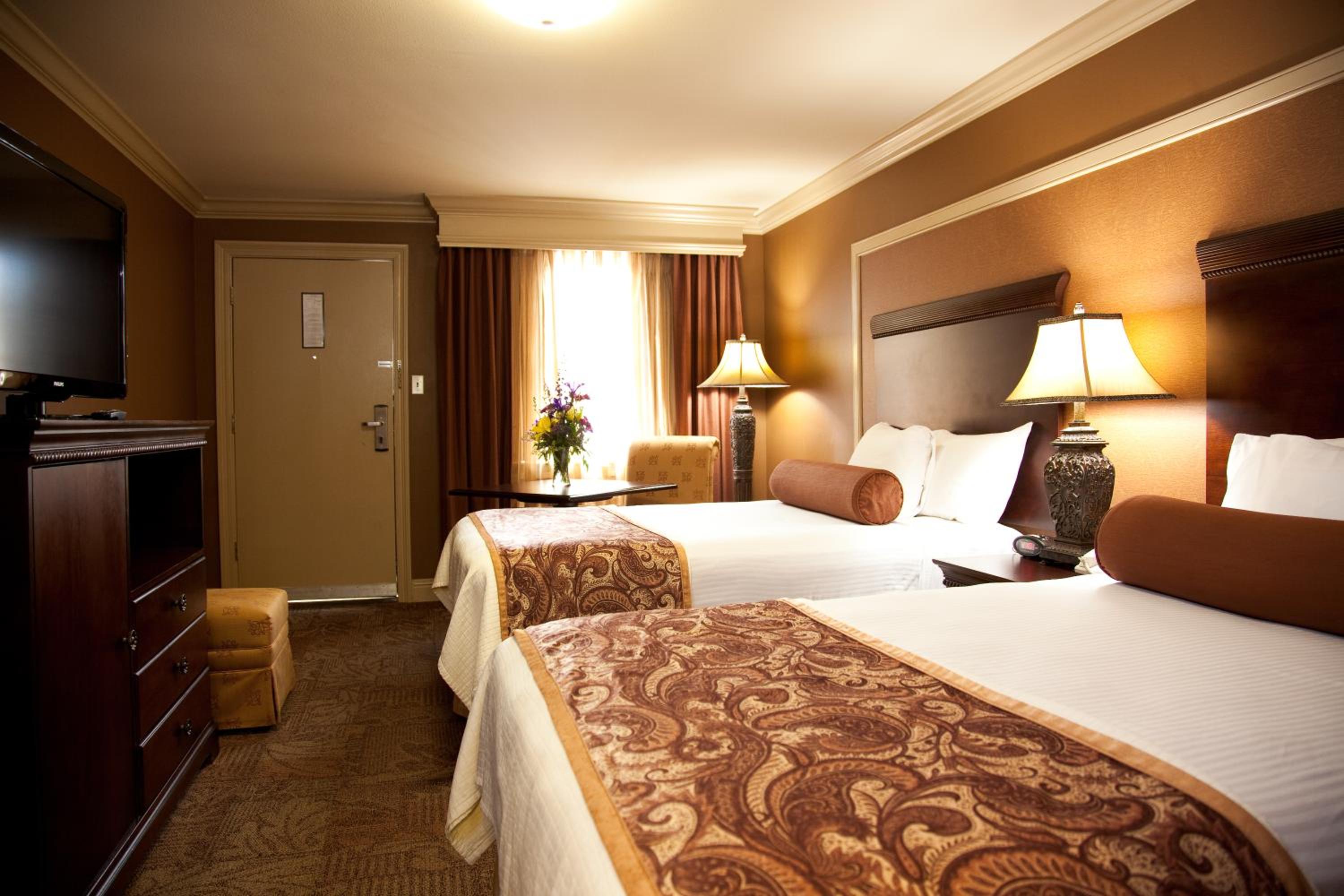 Double Room with Two Double Beds - Non-Smoking photo 2