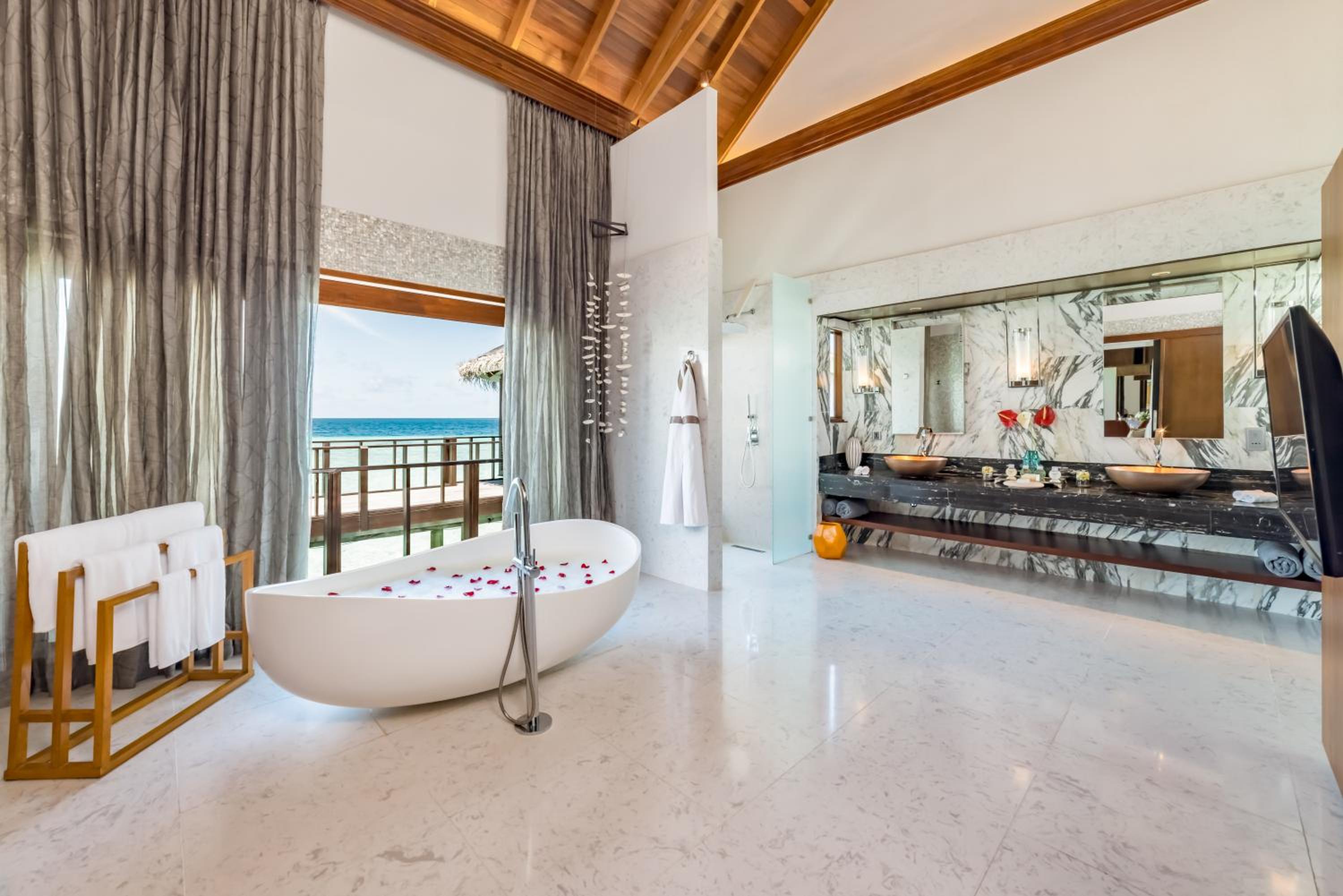 Three-Bedroom Villa photo 2