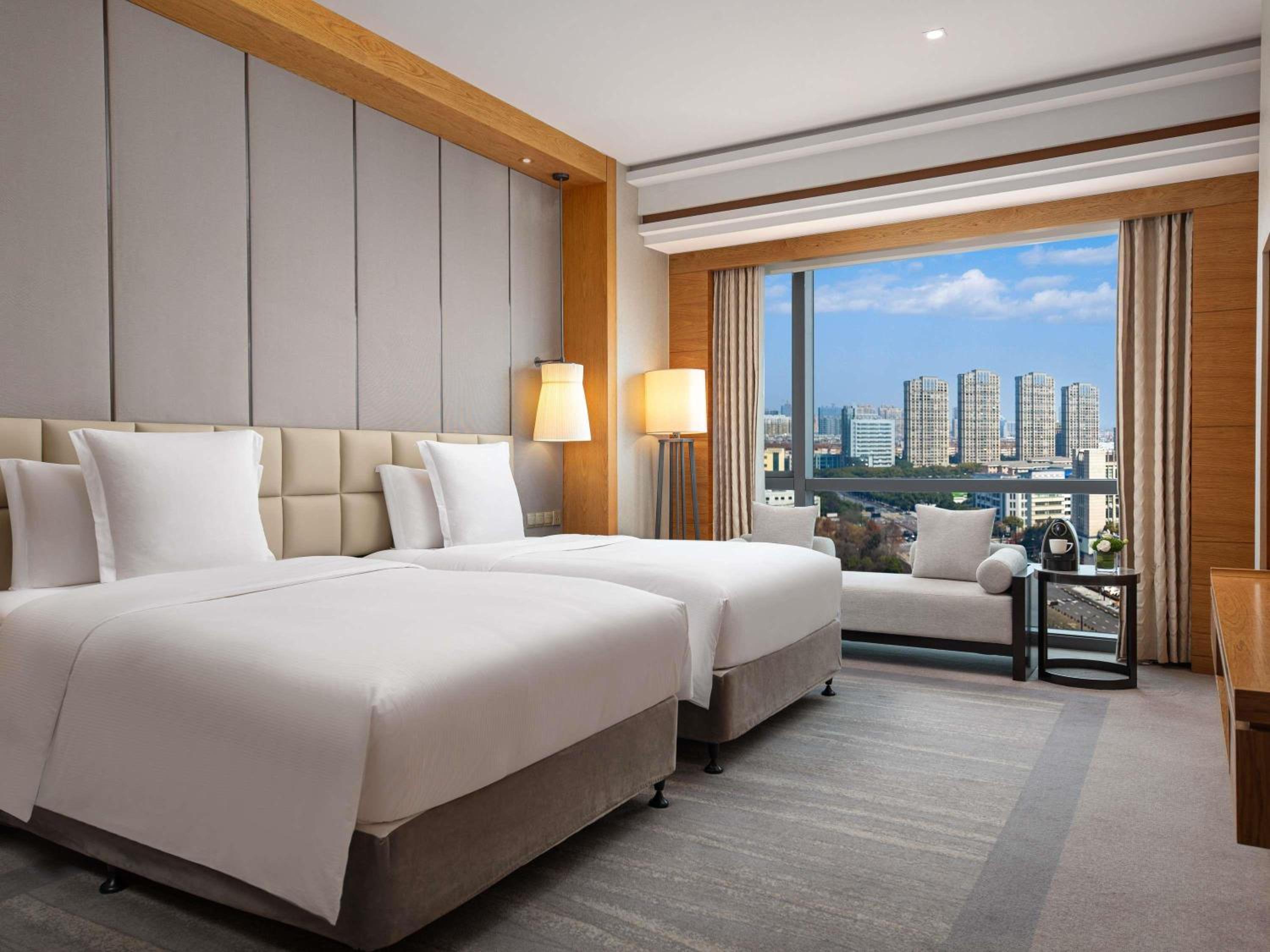 Deluxe Room with 2 Twin Beds photo 1
