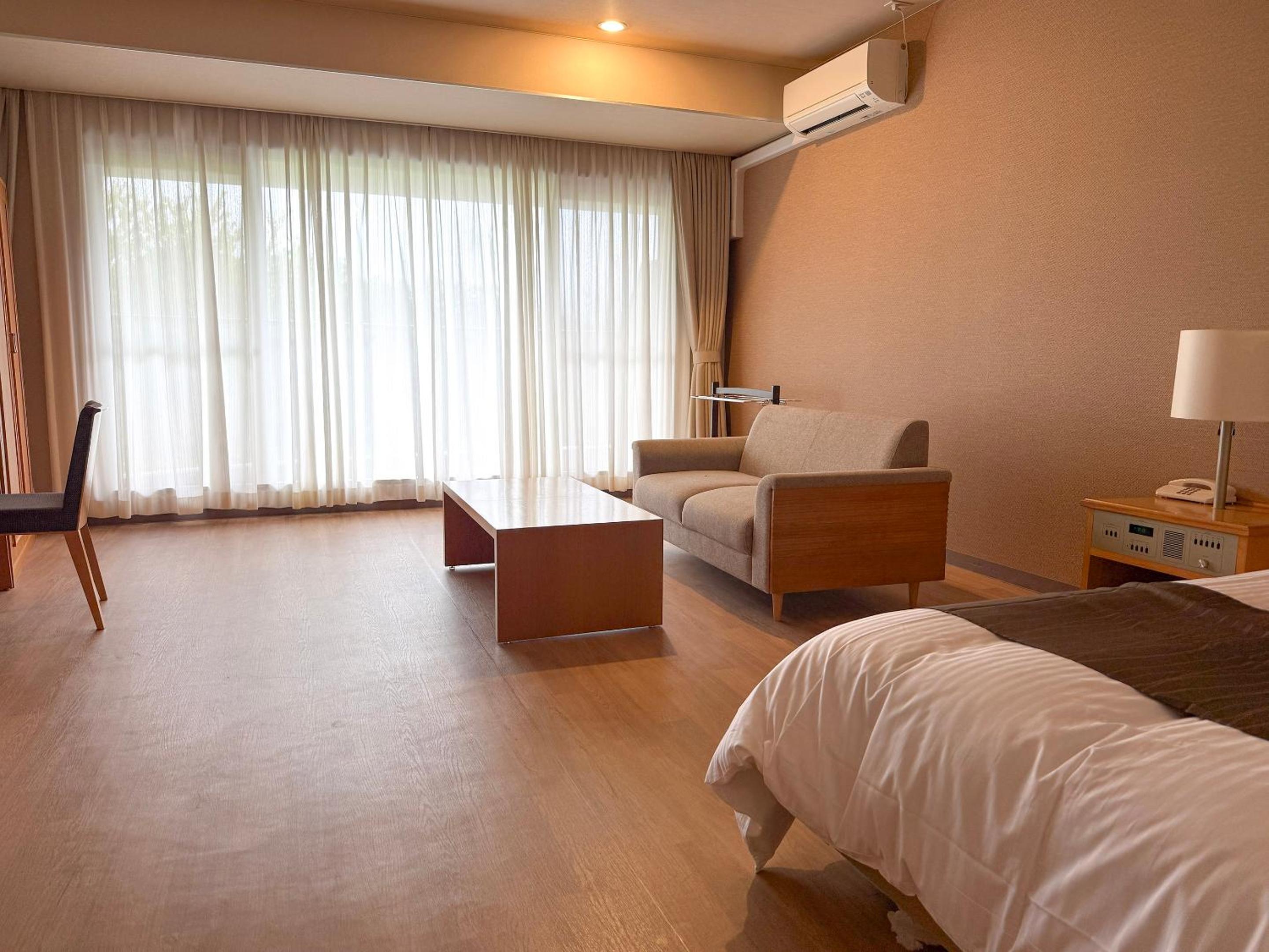 Single Room photo 3