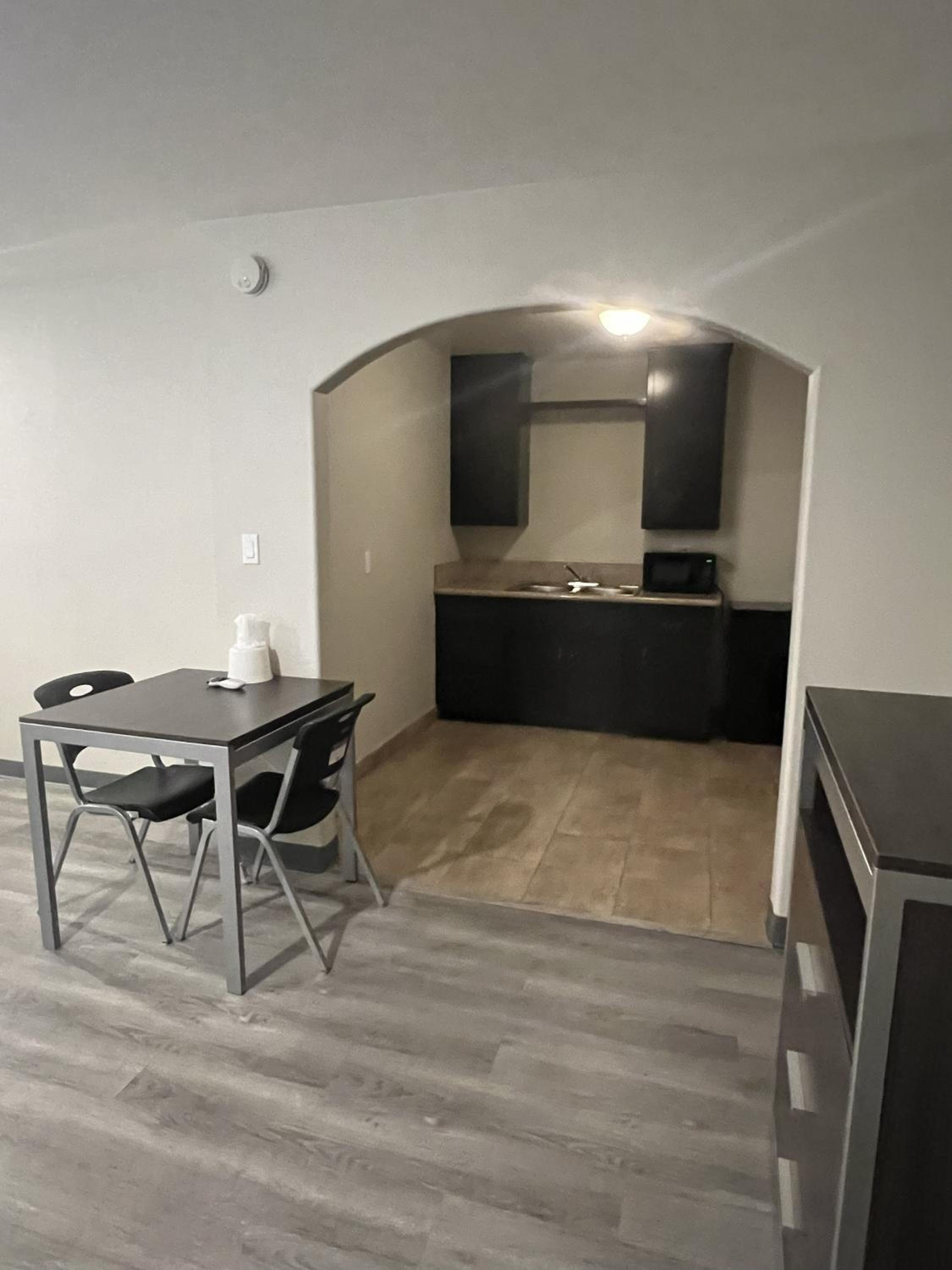 One-Bedroom Deluxe Apartment