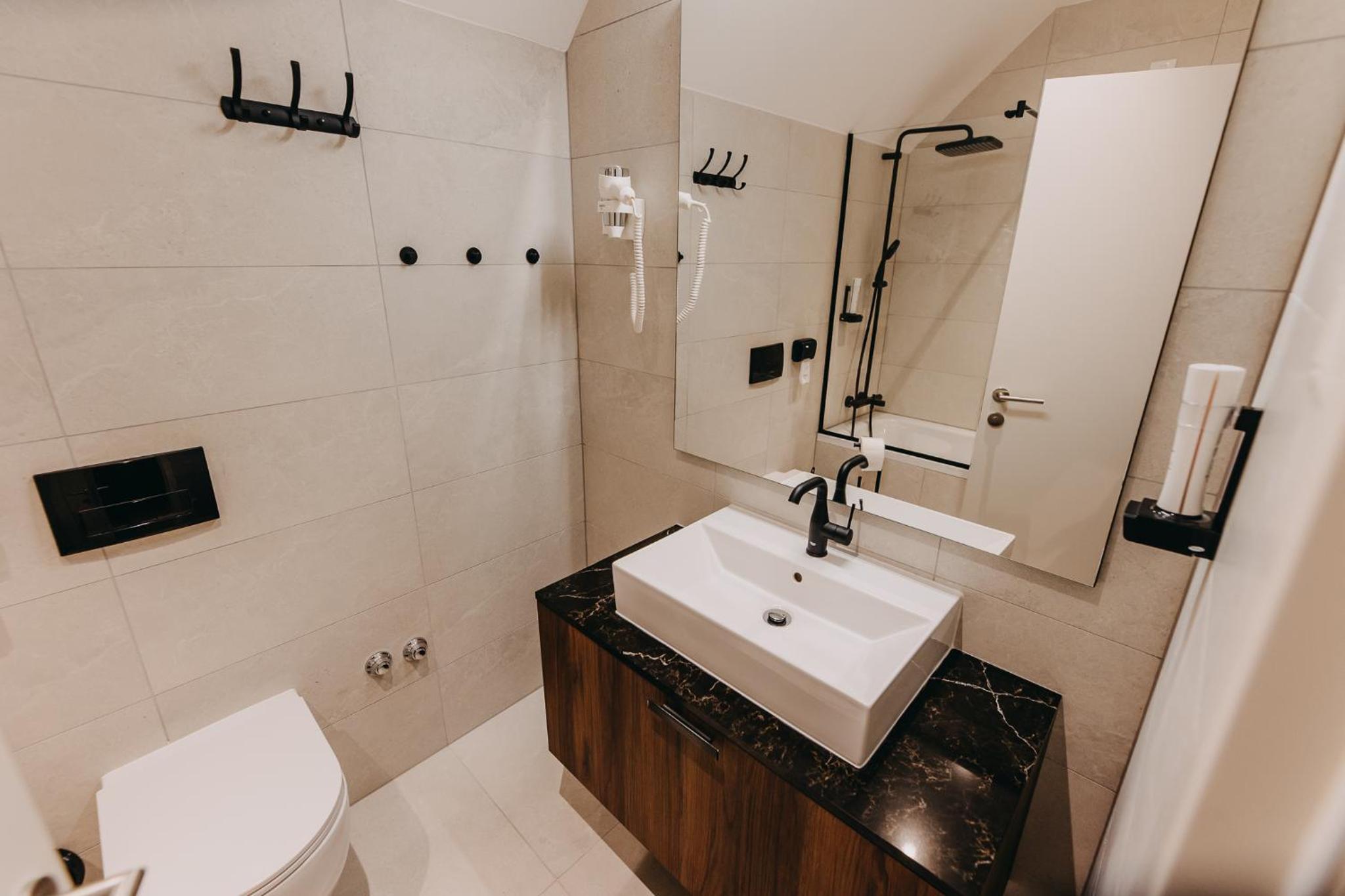 Comfort Triple Room