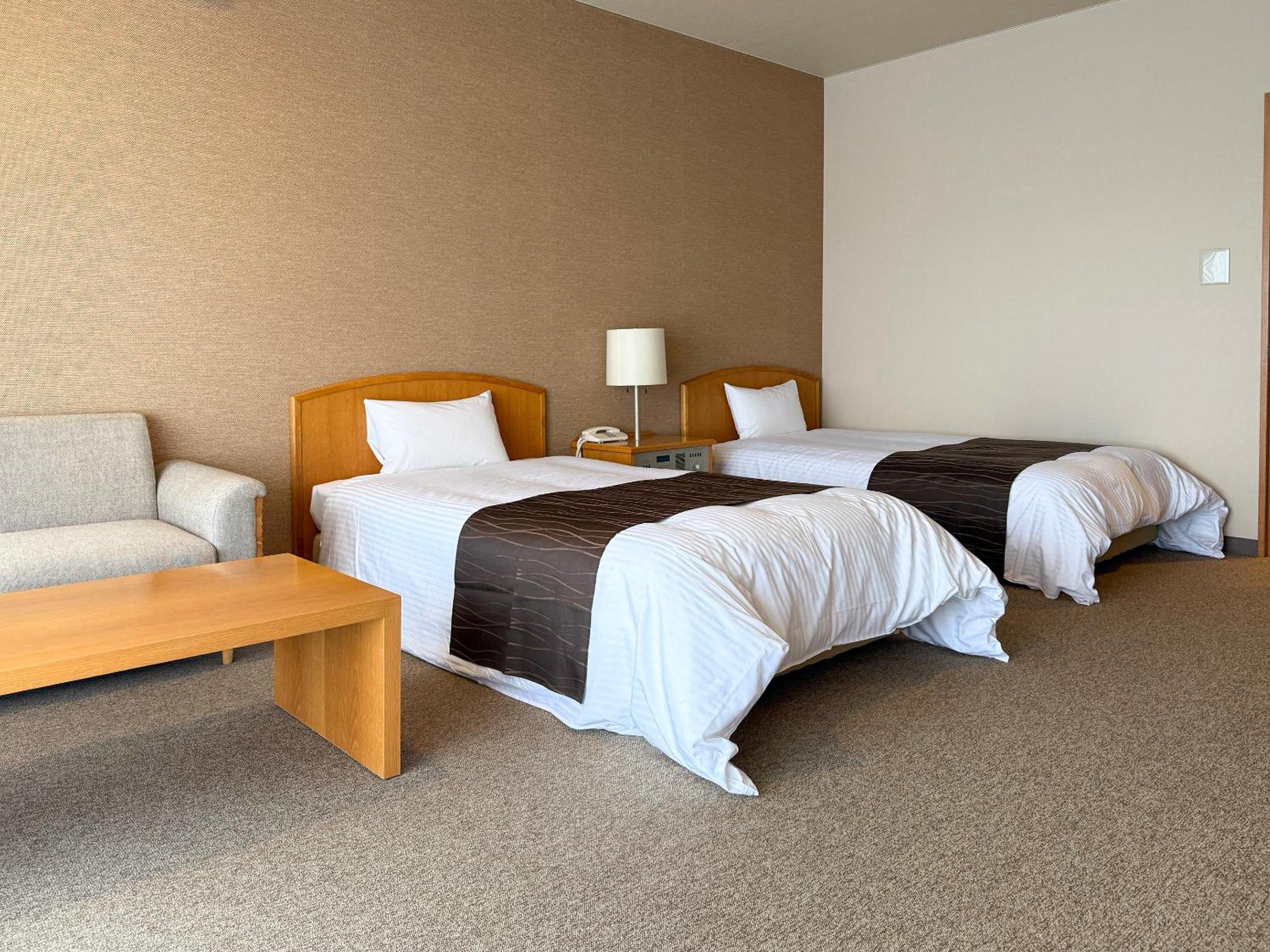 Twin Room with Lake View photo 3