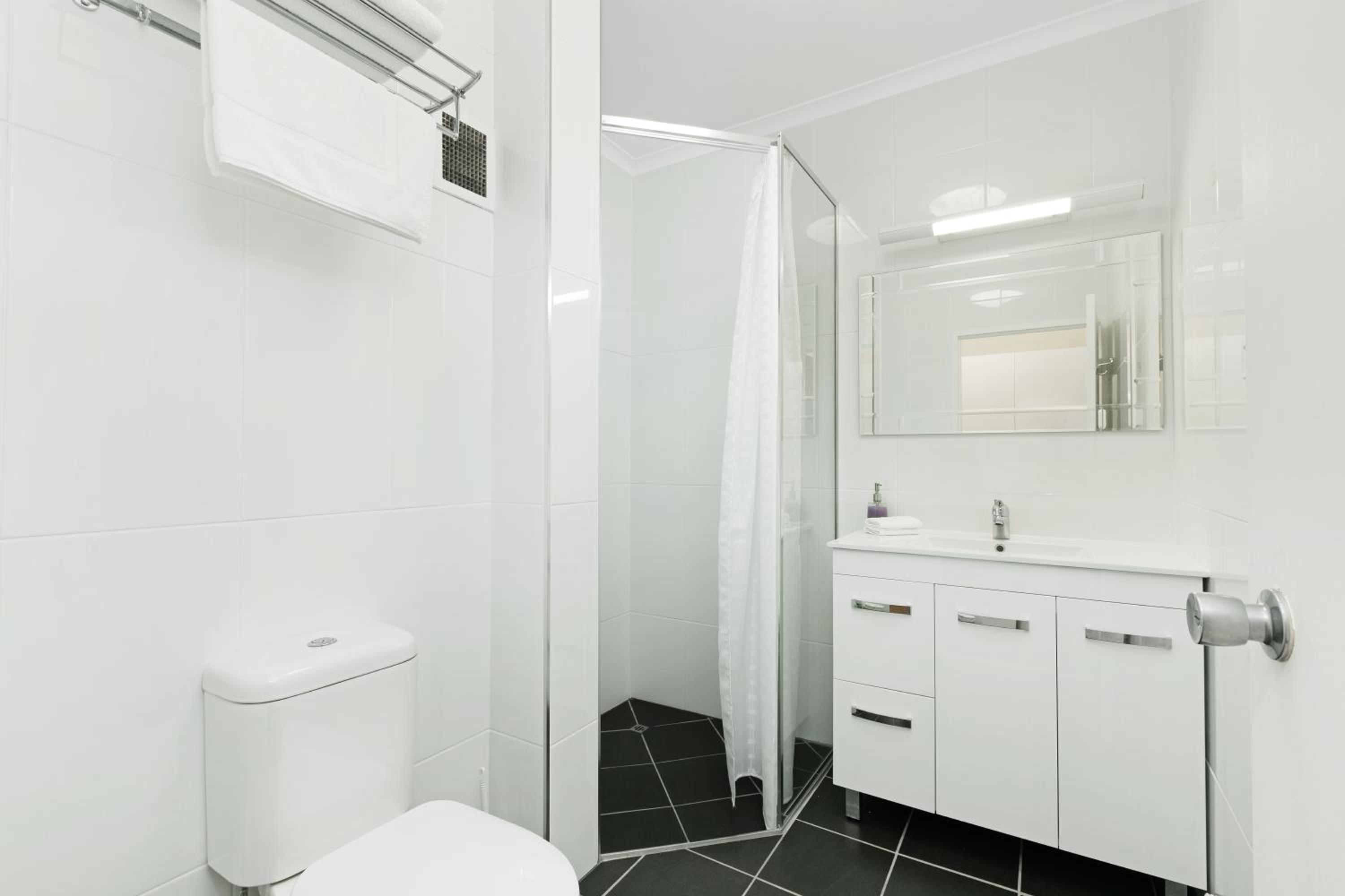 Studio Apartment photo 3