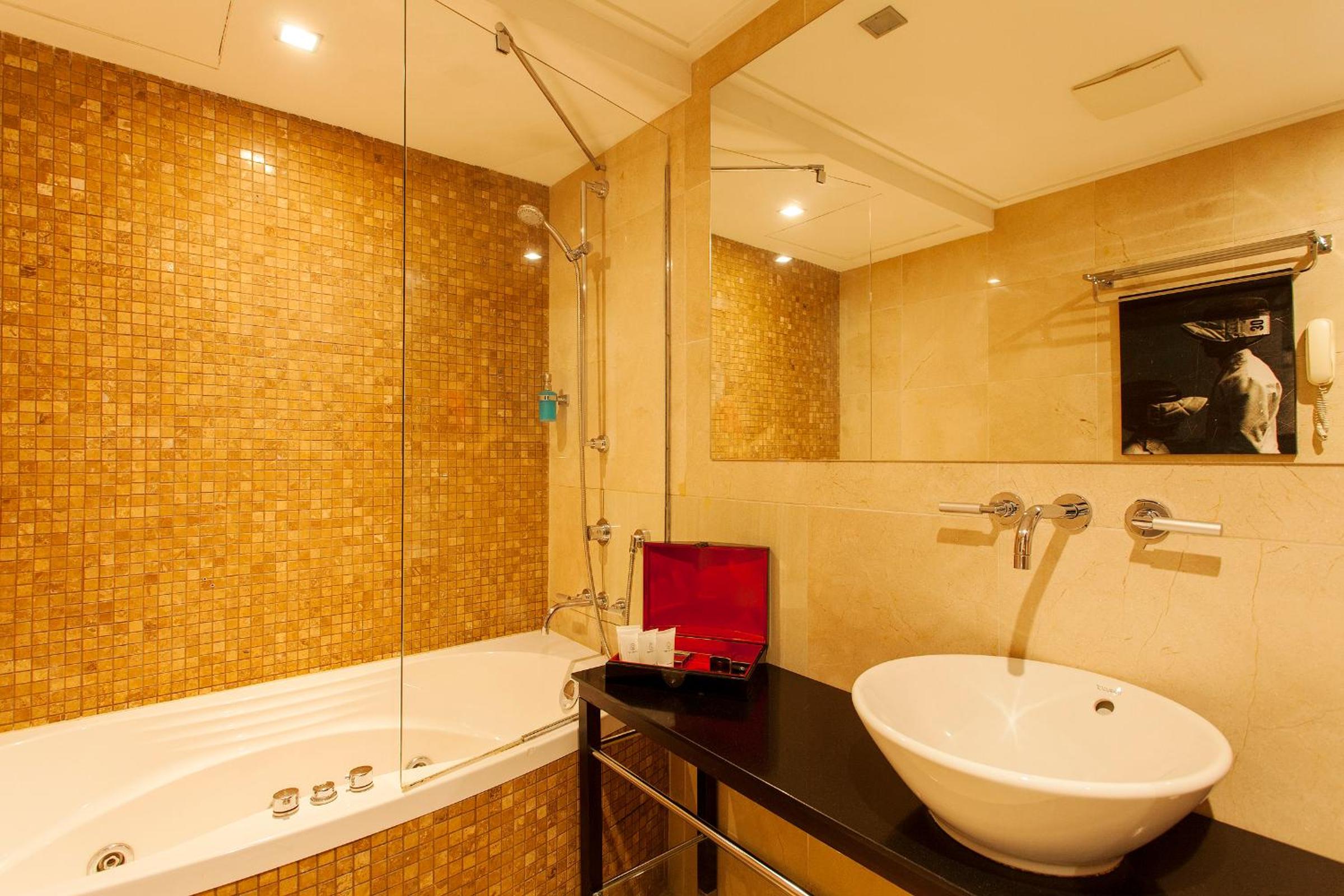 Quadruple Room - Lower Ground Floor