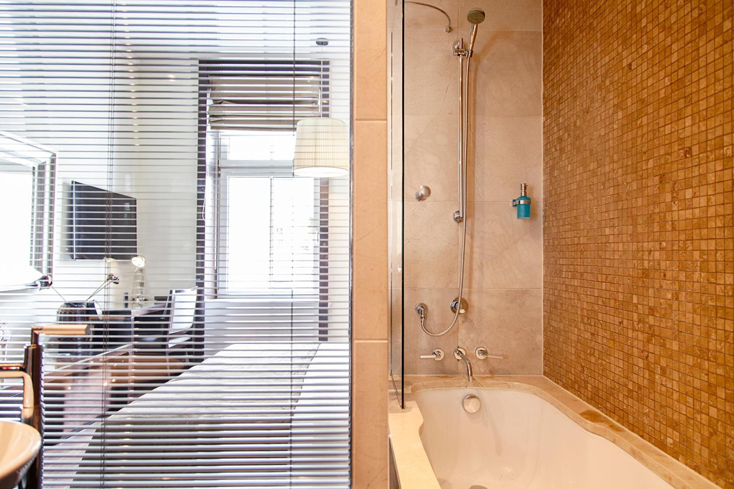 Double Room thumbnail 6