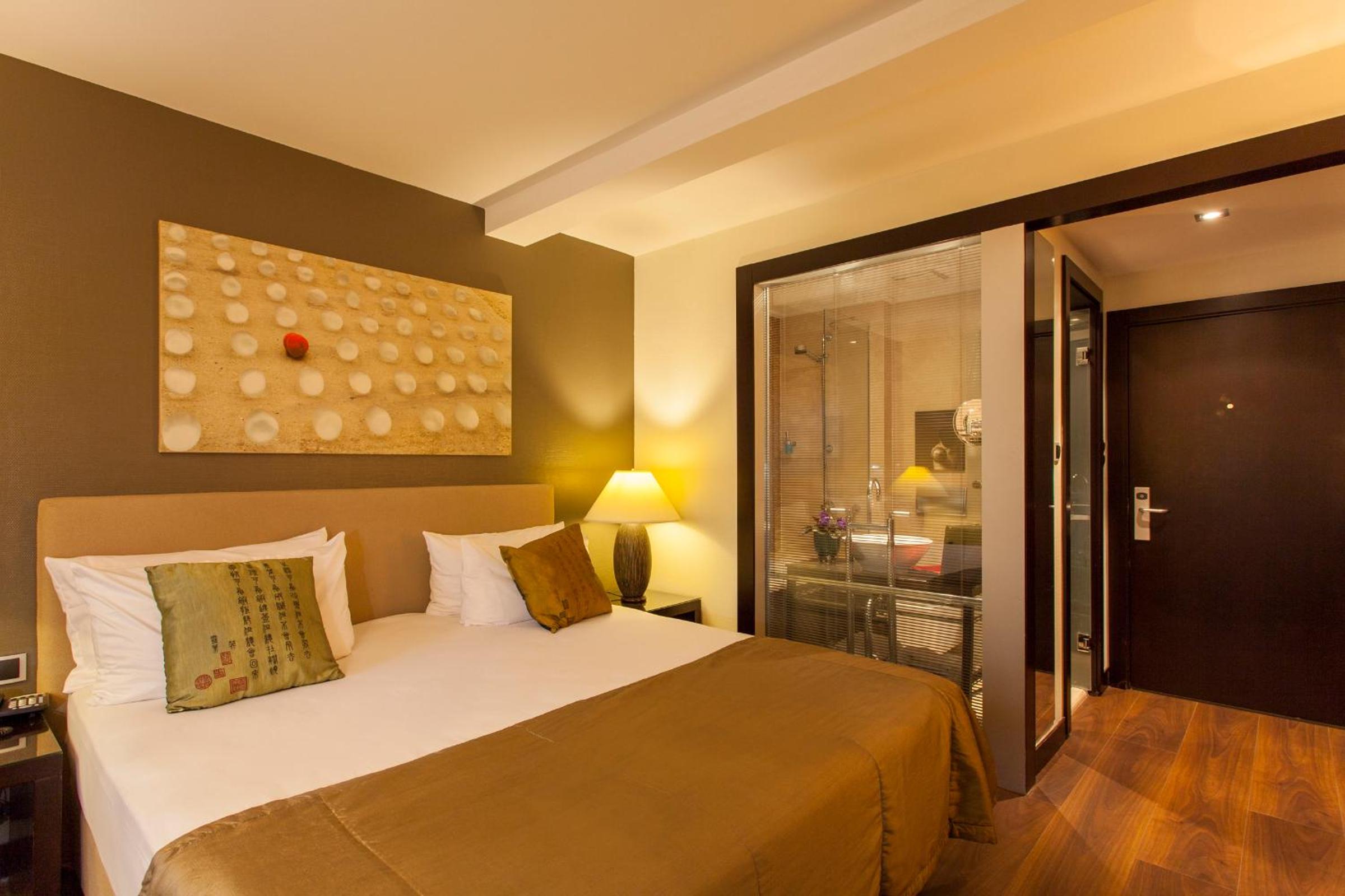 Double Room - Lower Ground Floor thumbnail 6