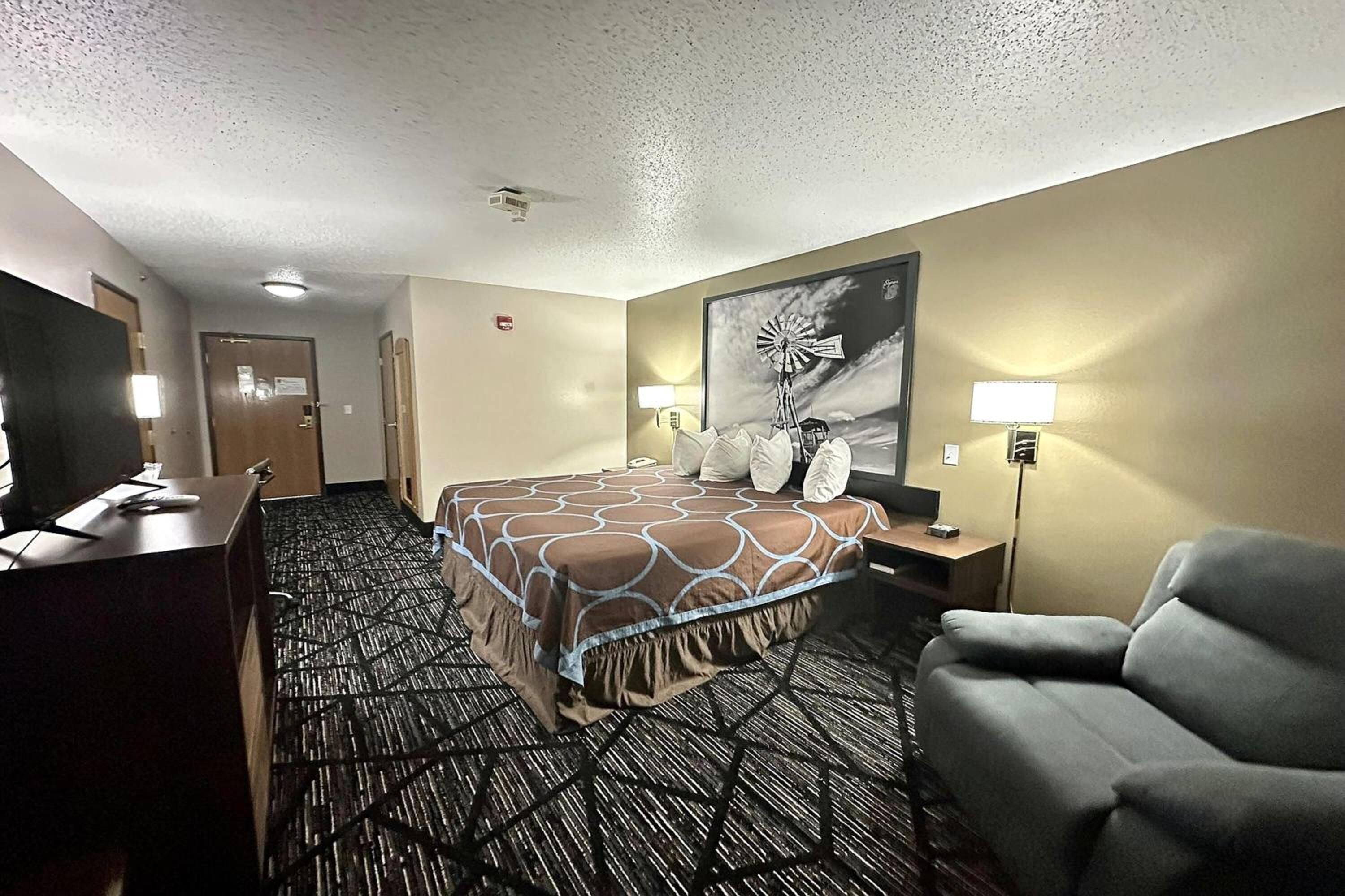 King Room - Disability Access - Non-Smoking photo 2