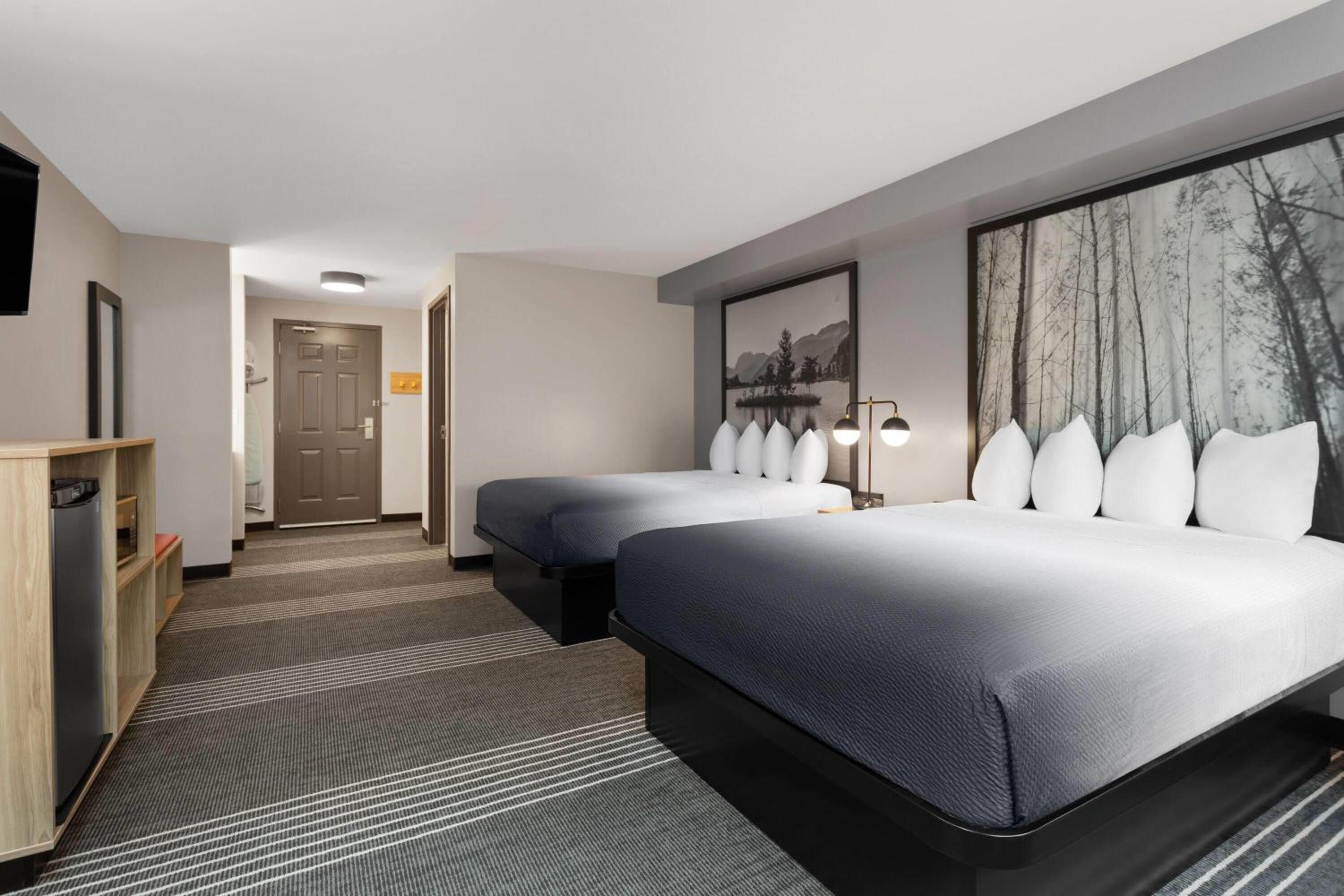 Queen Room with Two Queen Beds - Mobility Access/Non-Smoking