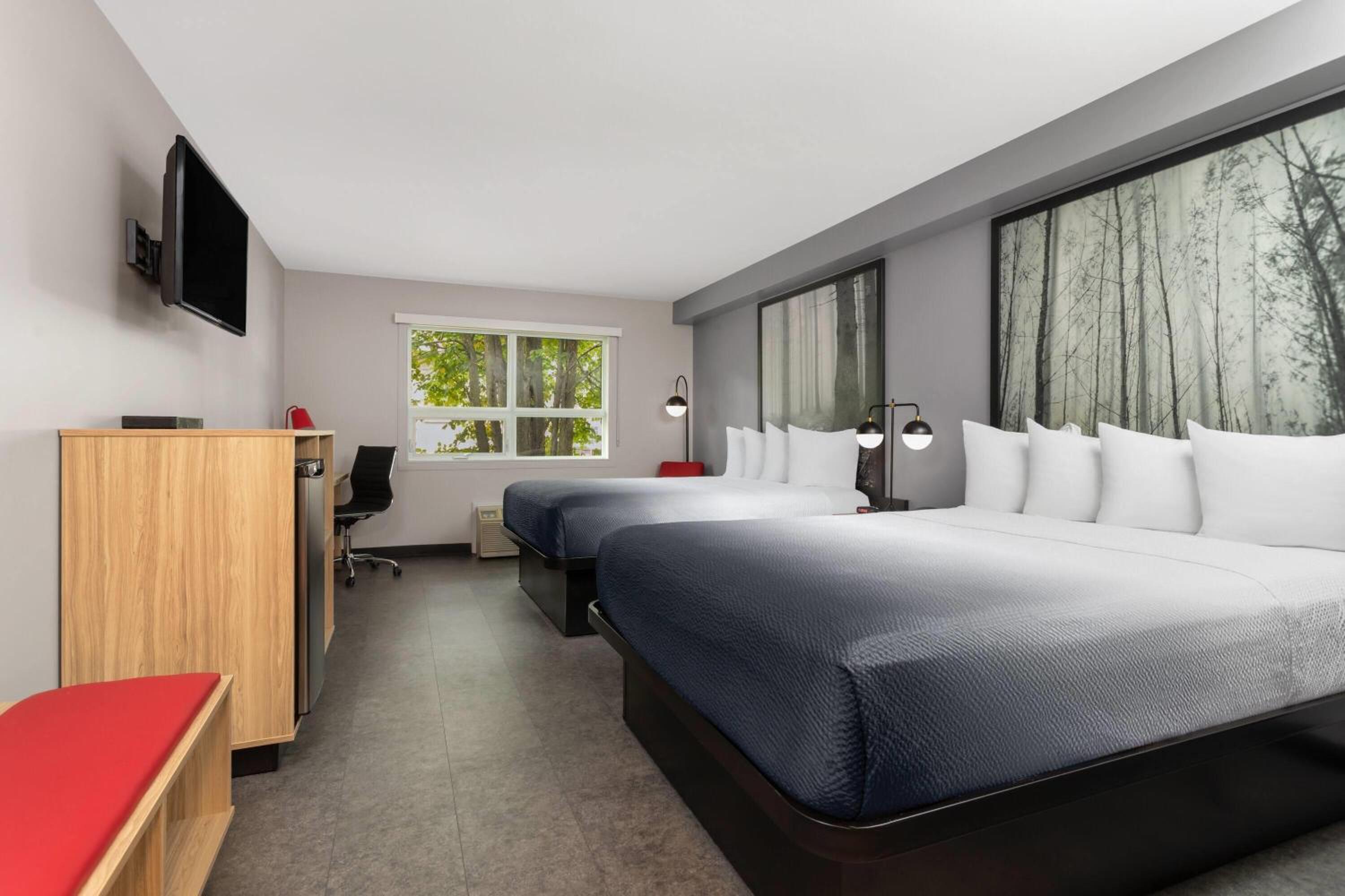 Queen Room with Two Queen Beds - Non-Smoking