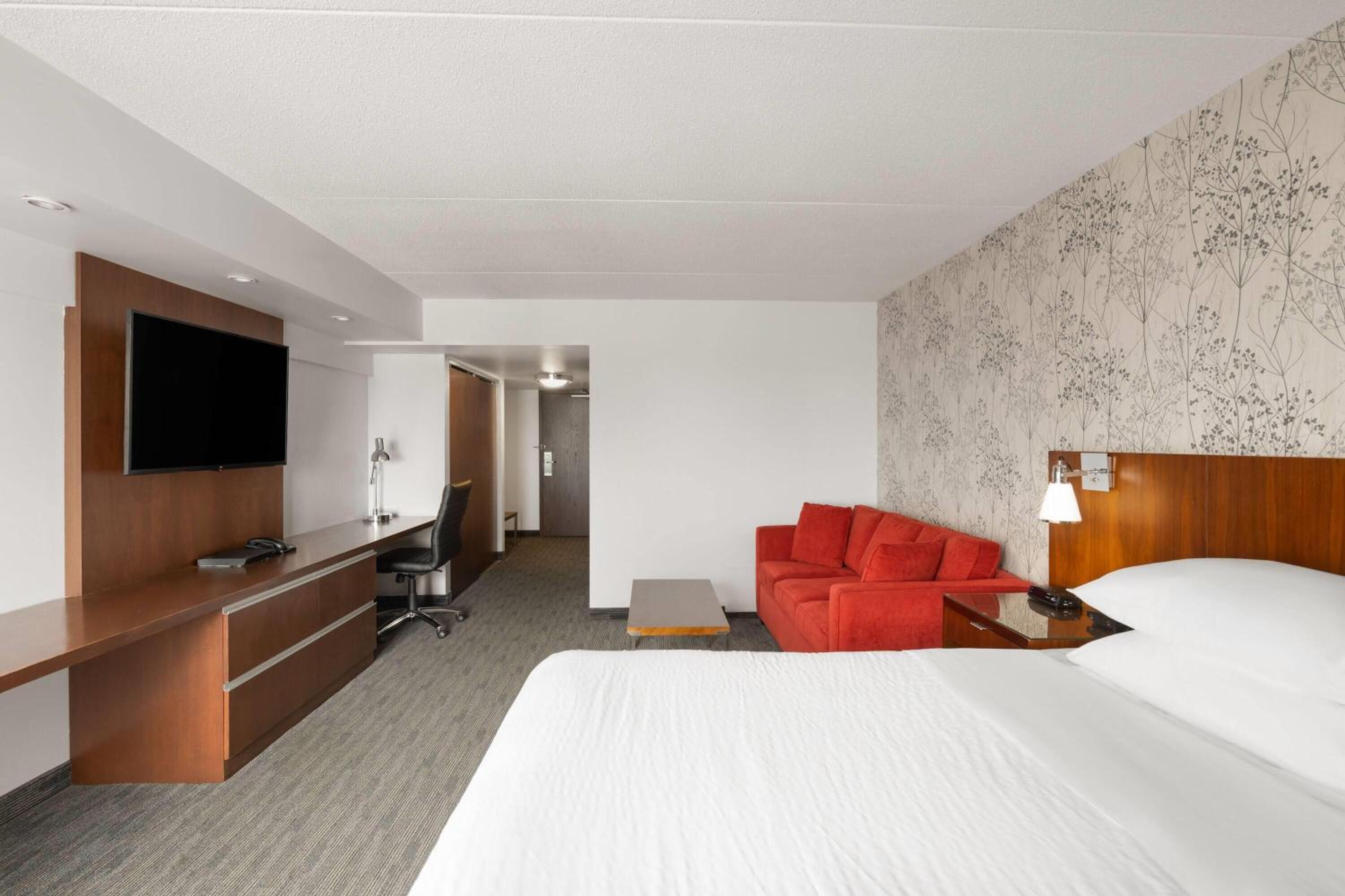 Deluxe King Room - Non-Smoking