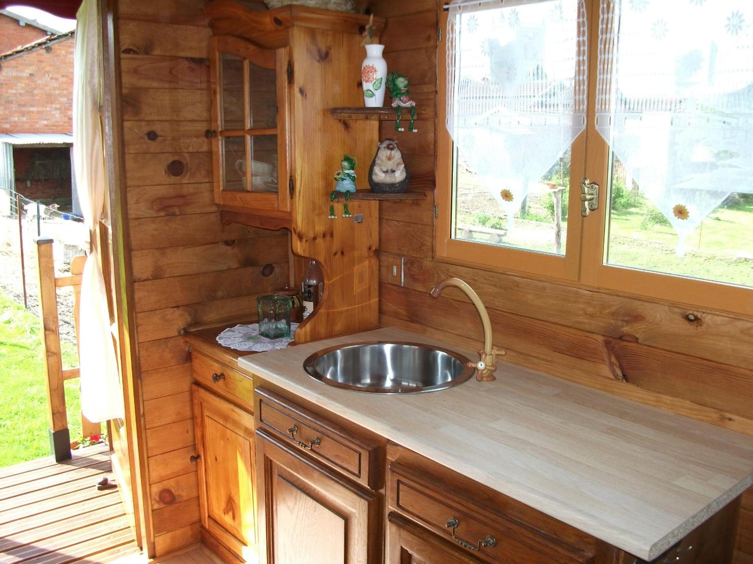 Standard Double Room with Shared Bathroom photo 3