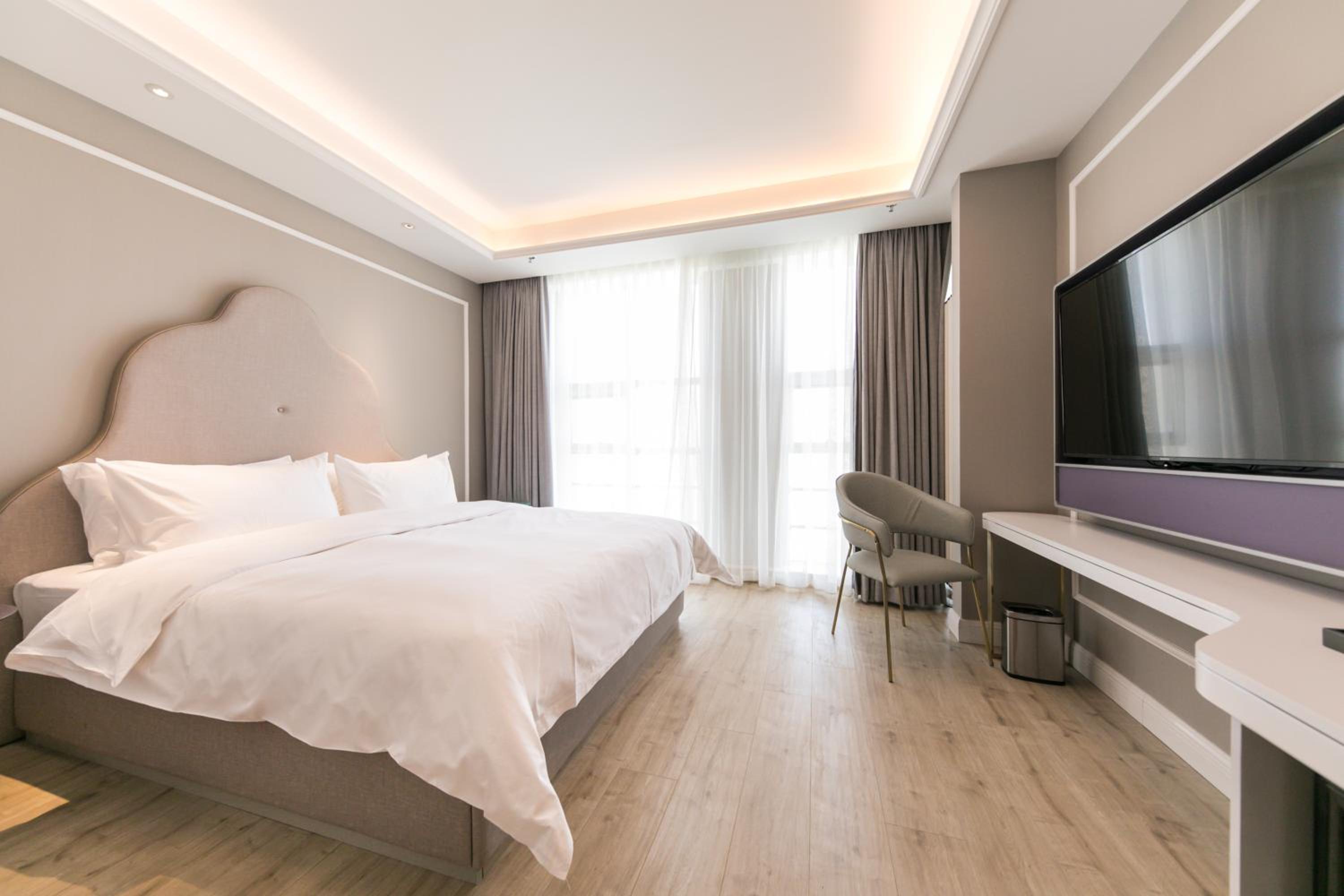 Standard King Room