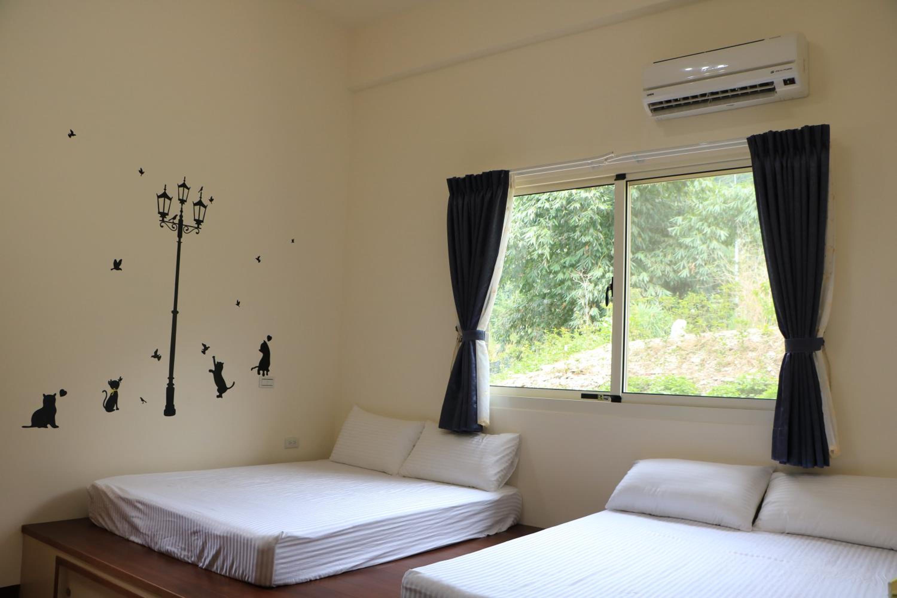 Classic Quadruple Room photo 2