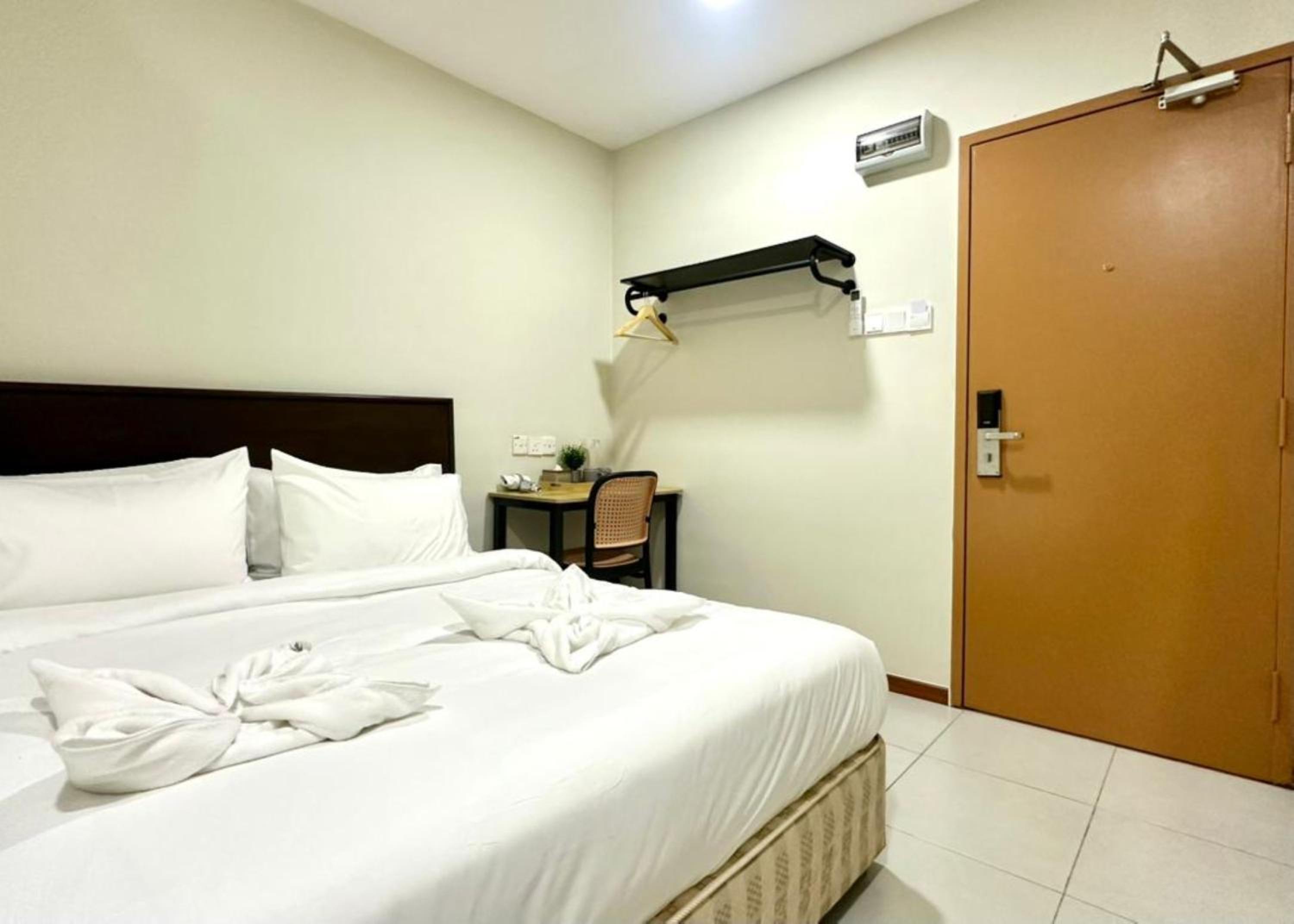 Deluxe Queen Room