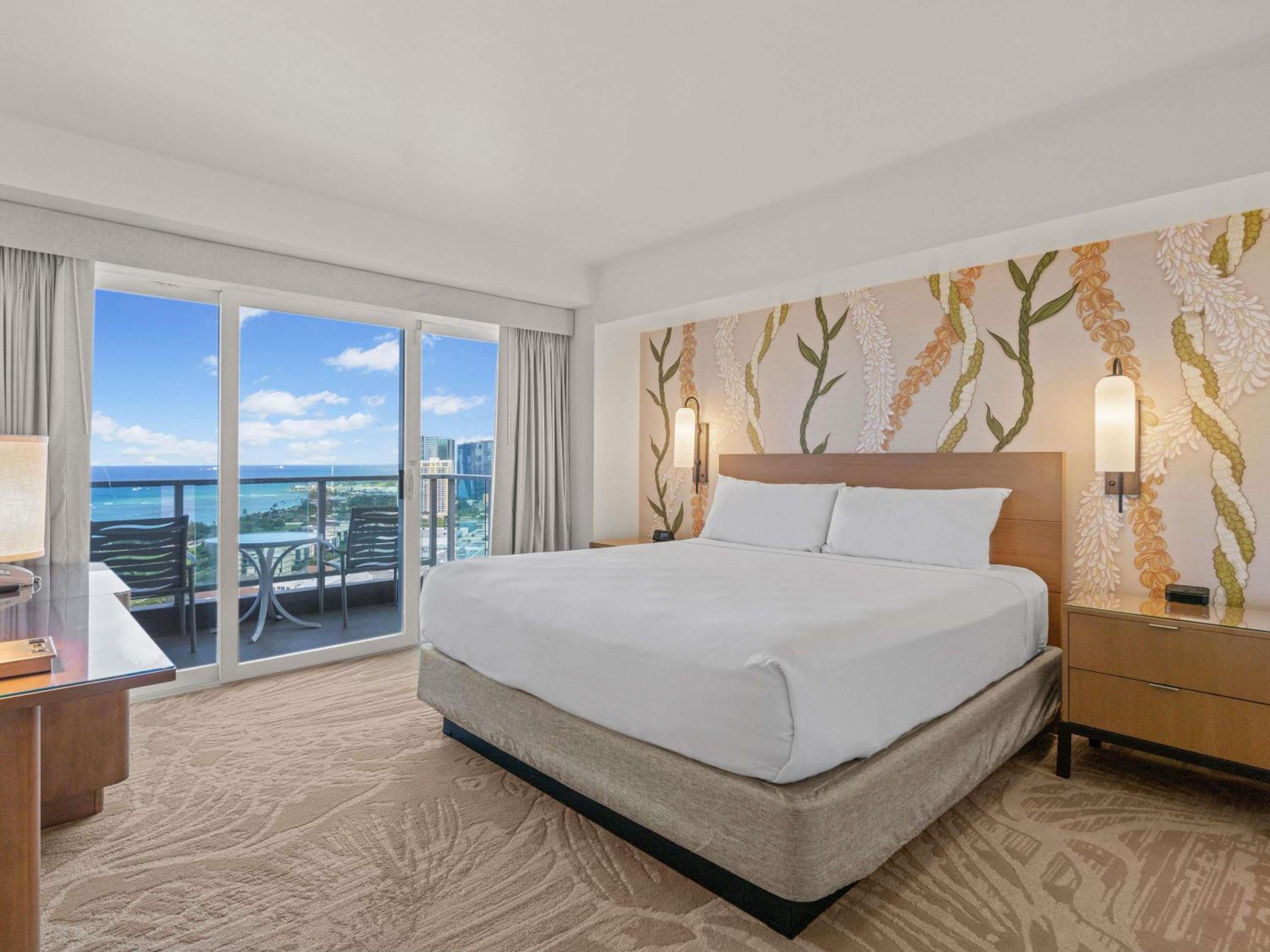 Waikiki Tower Room with Ocean View photo 2