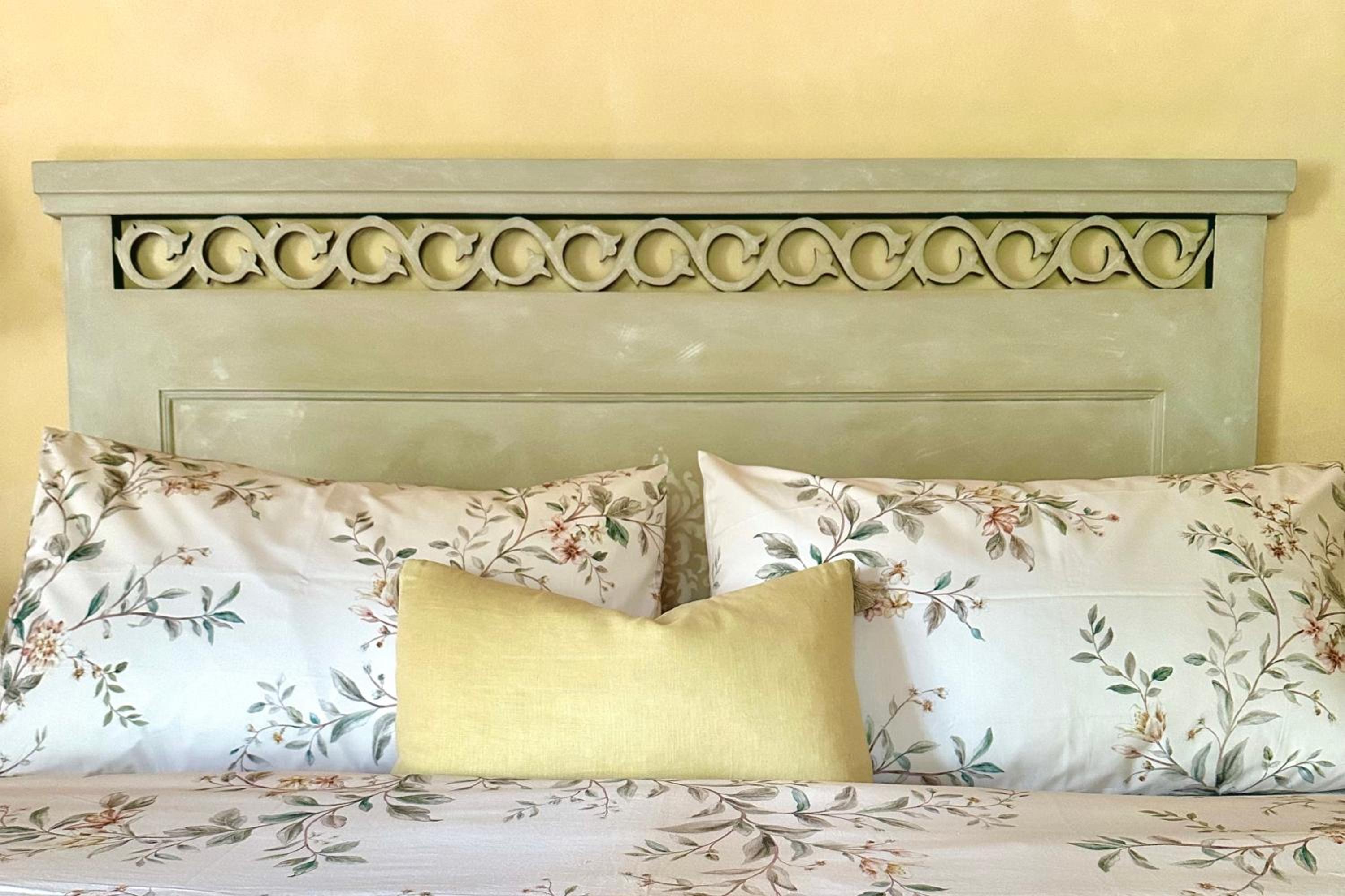 Queen Room with Pool View