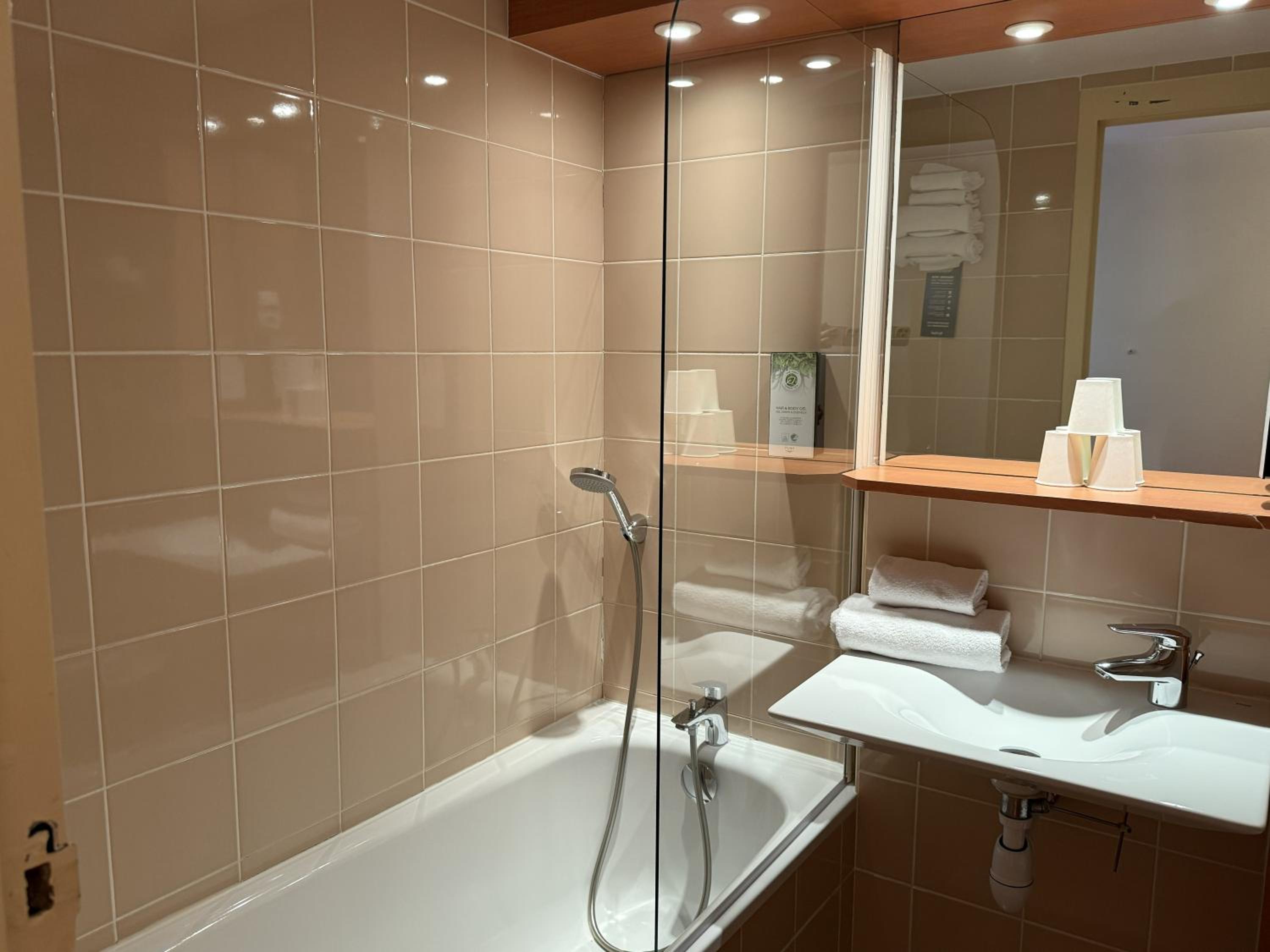 Triple Room (1 Double Bed + 1 Single Bed)