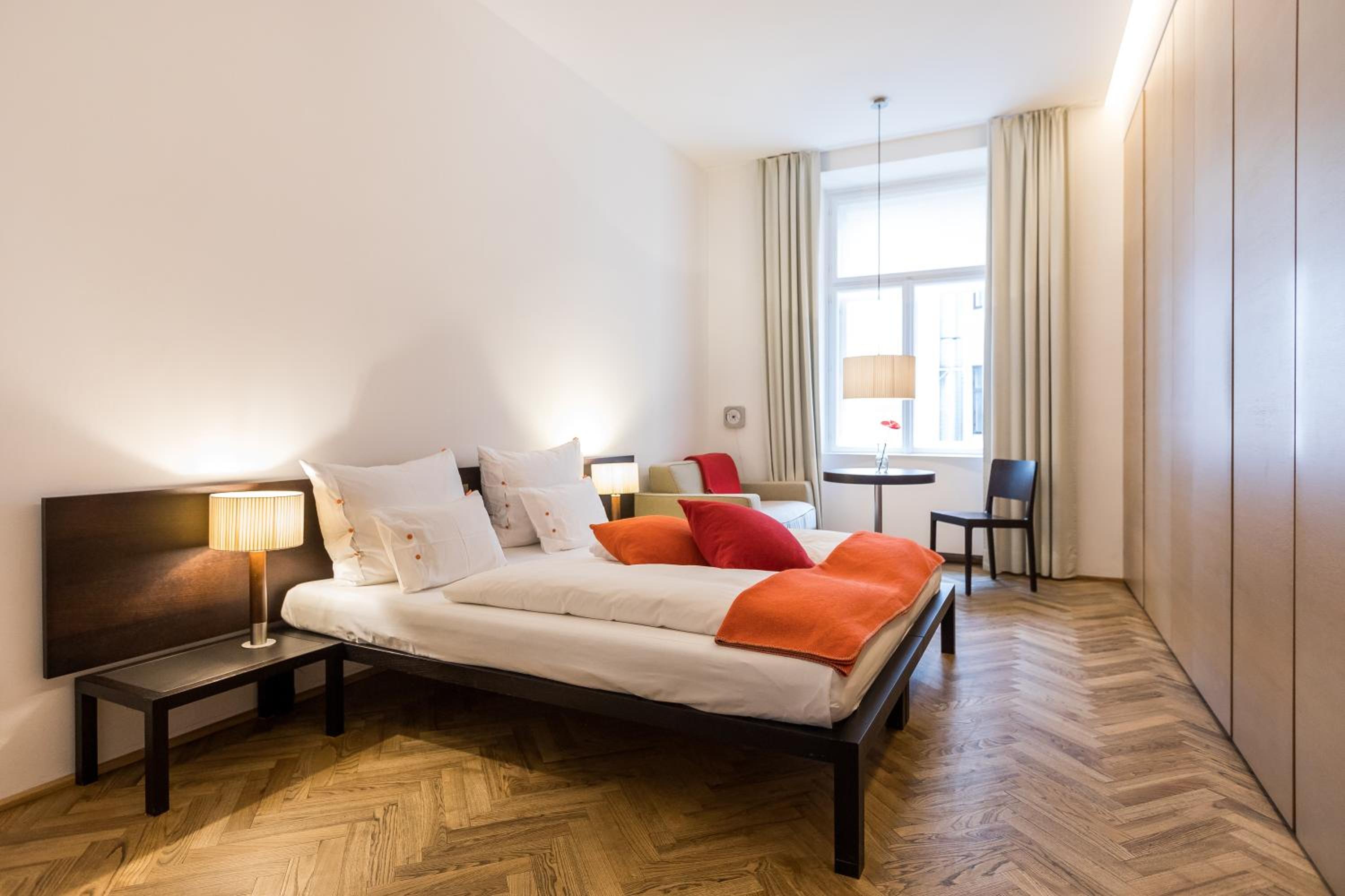 L Room