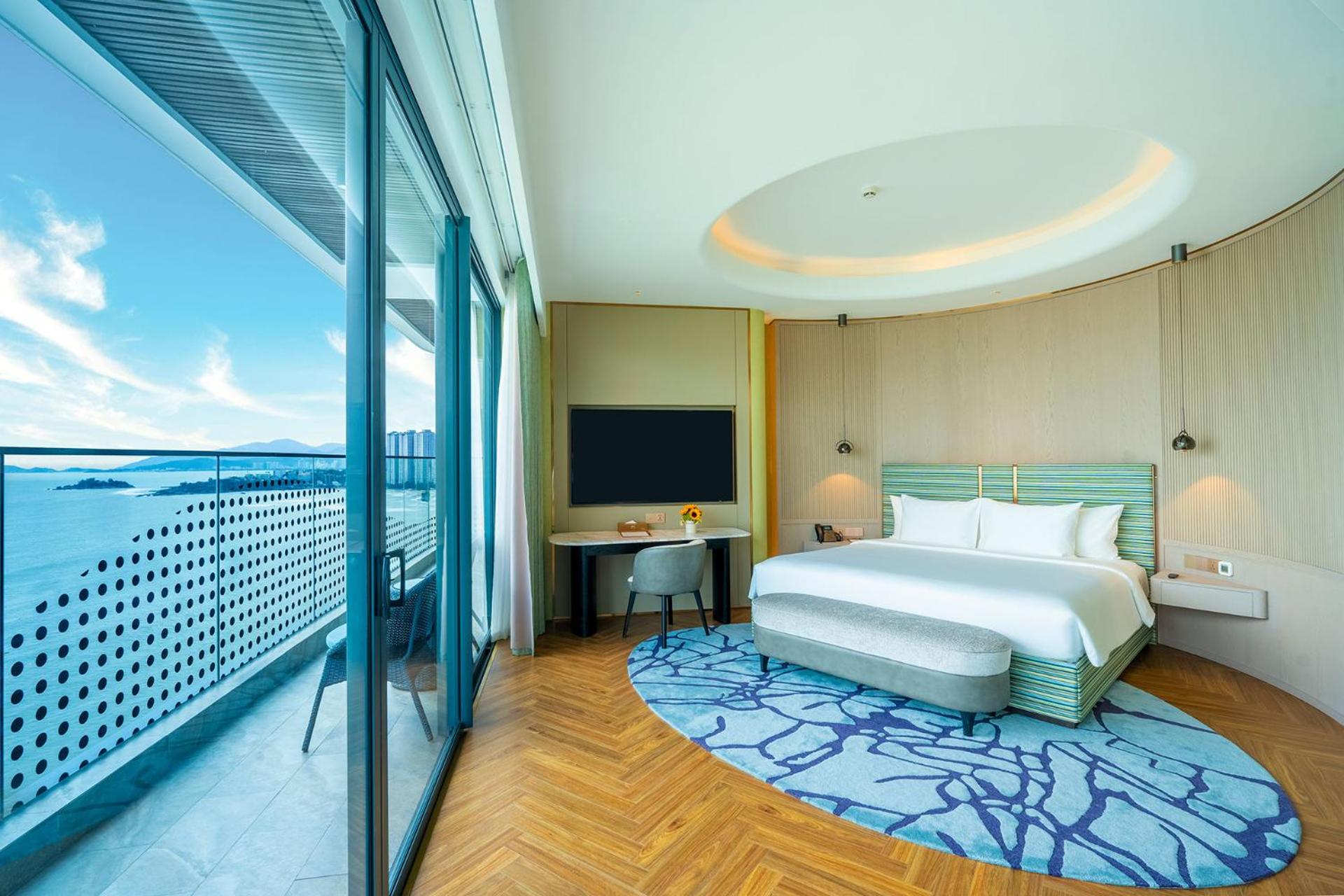 Executive Suite-One King Bed,Sea View