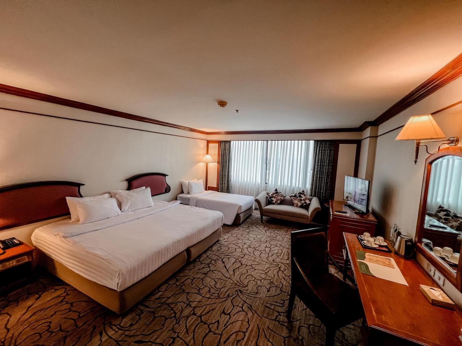 Triple Room