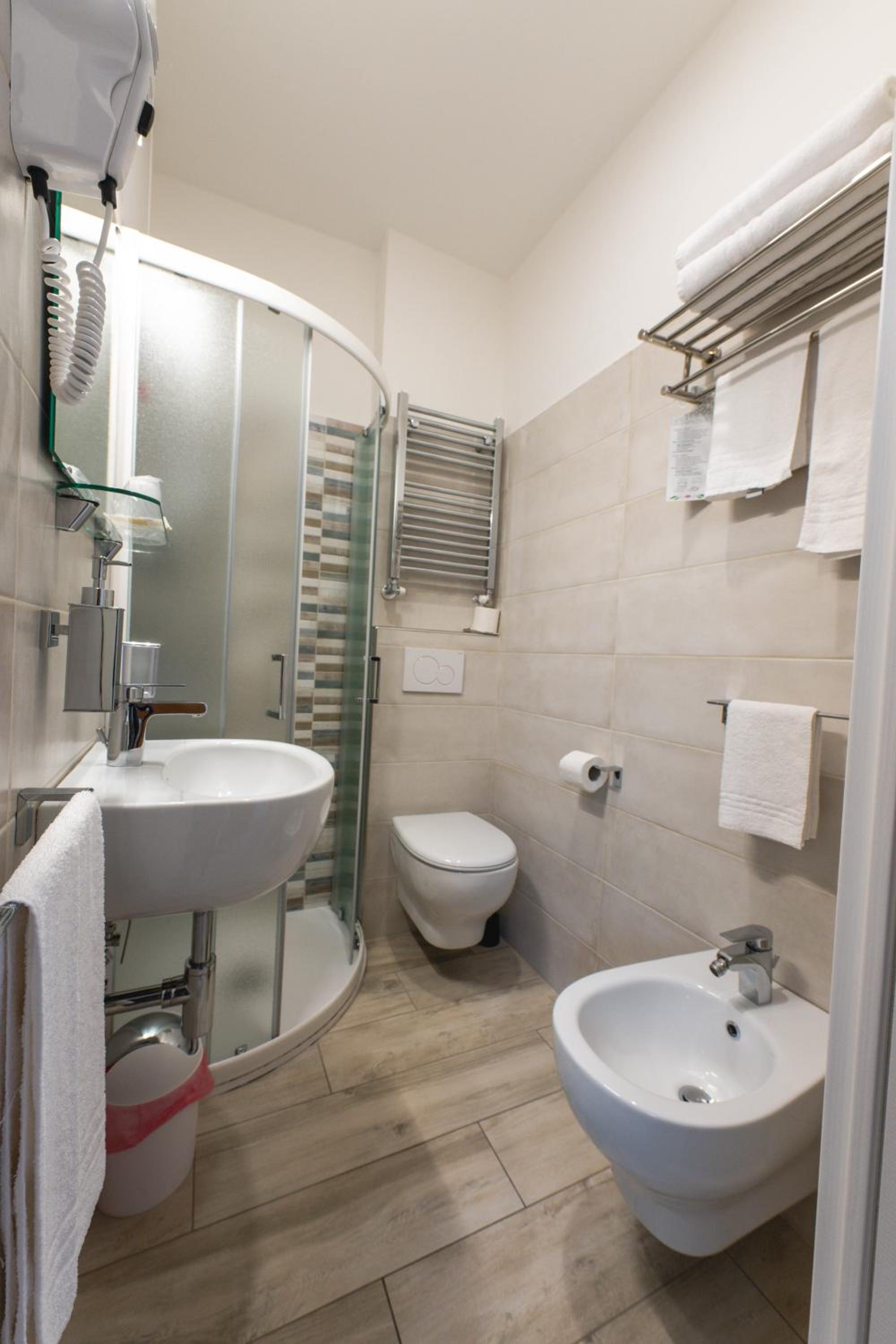 Double Room with Sea View - Photo 11