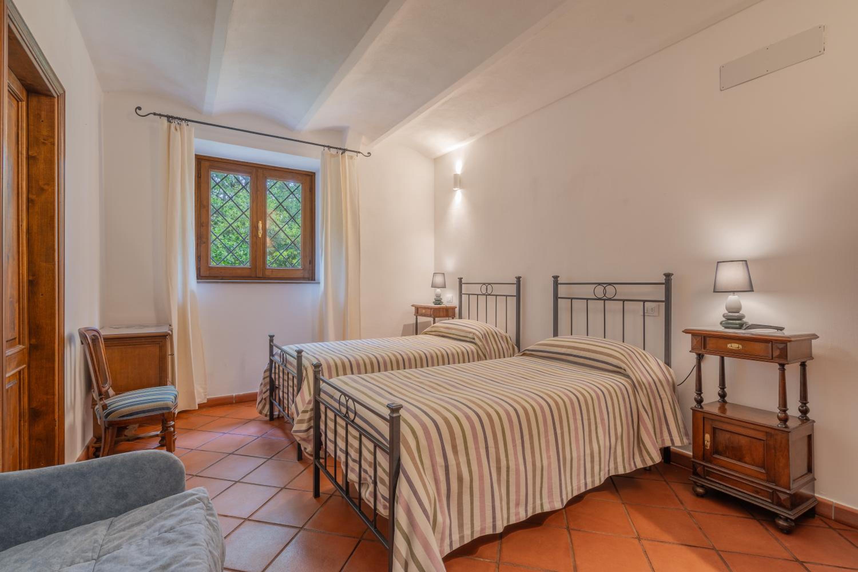 Large Double or Twin Room photo 3