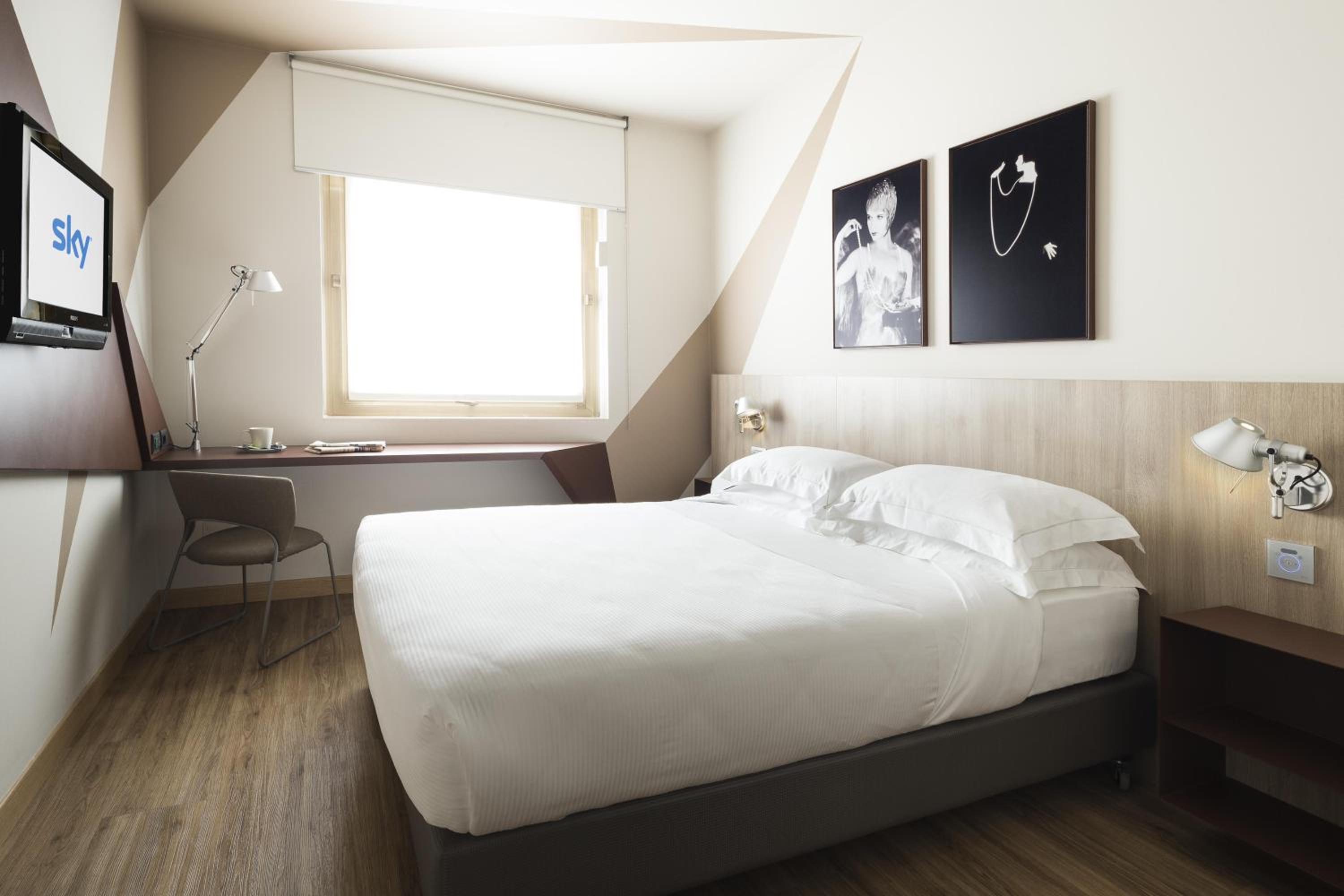 Comfort Queen Room - Non-Smoking  - Photo 2