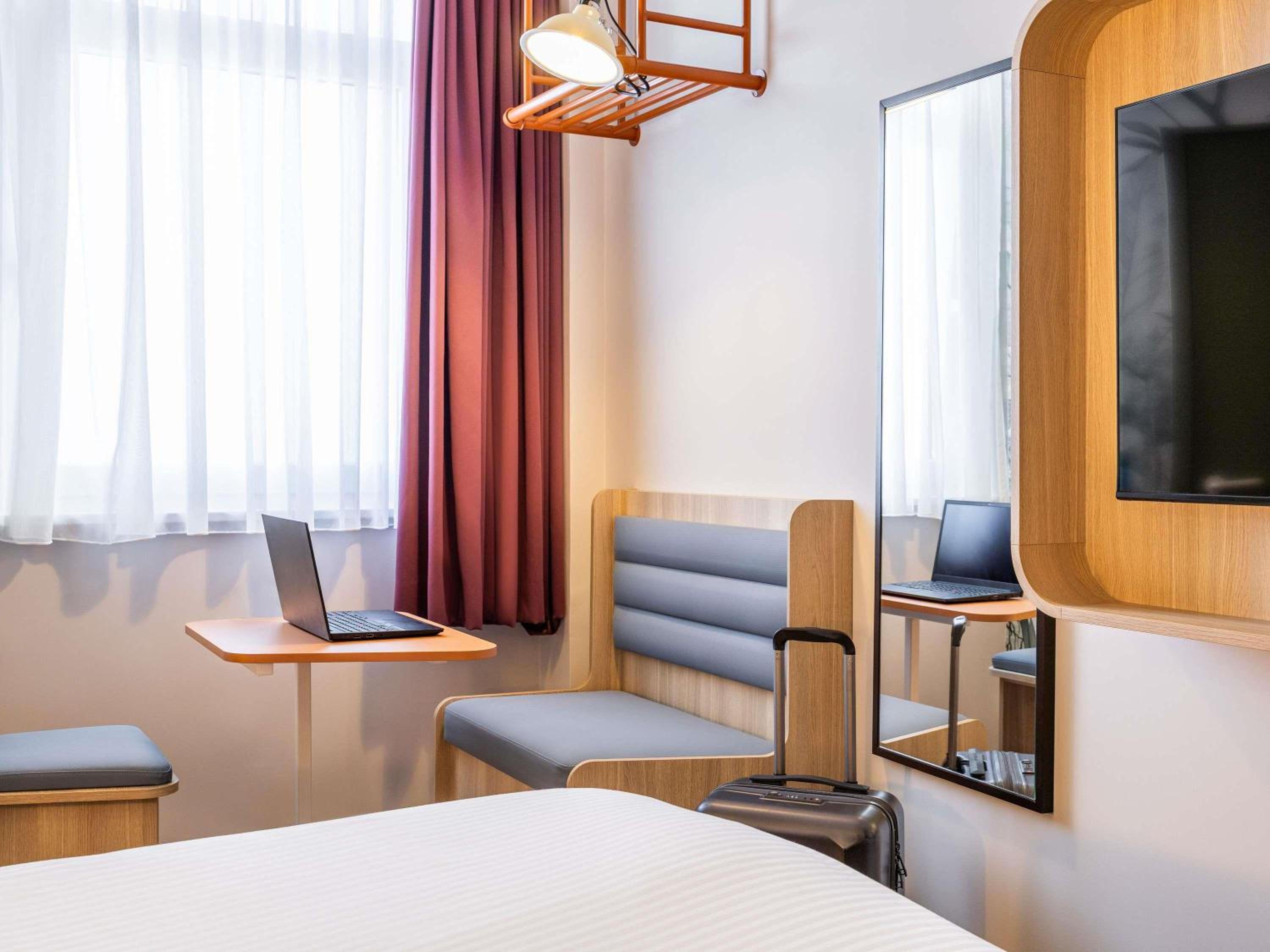 Standard Room with a Double Bed and a Bunk Bed - Photo 4