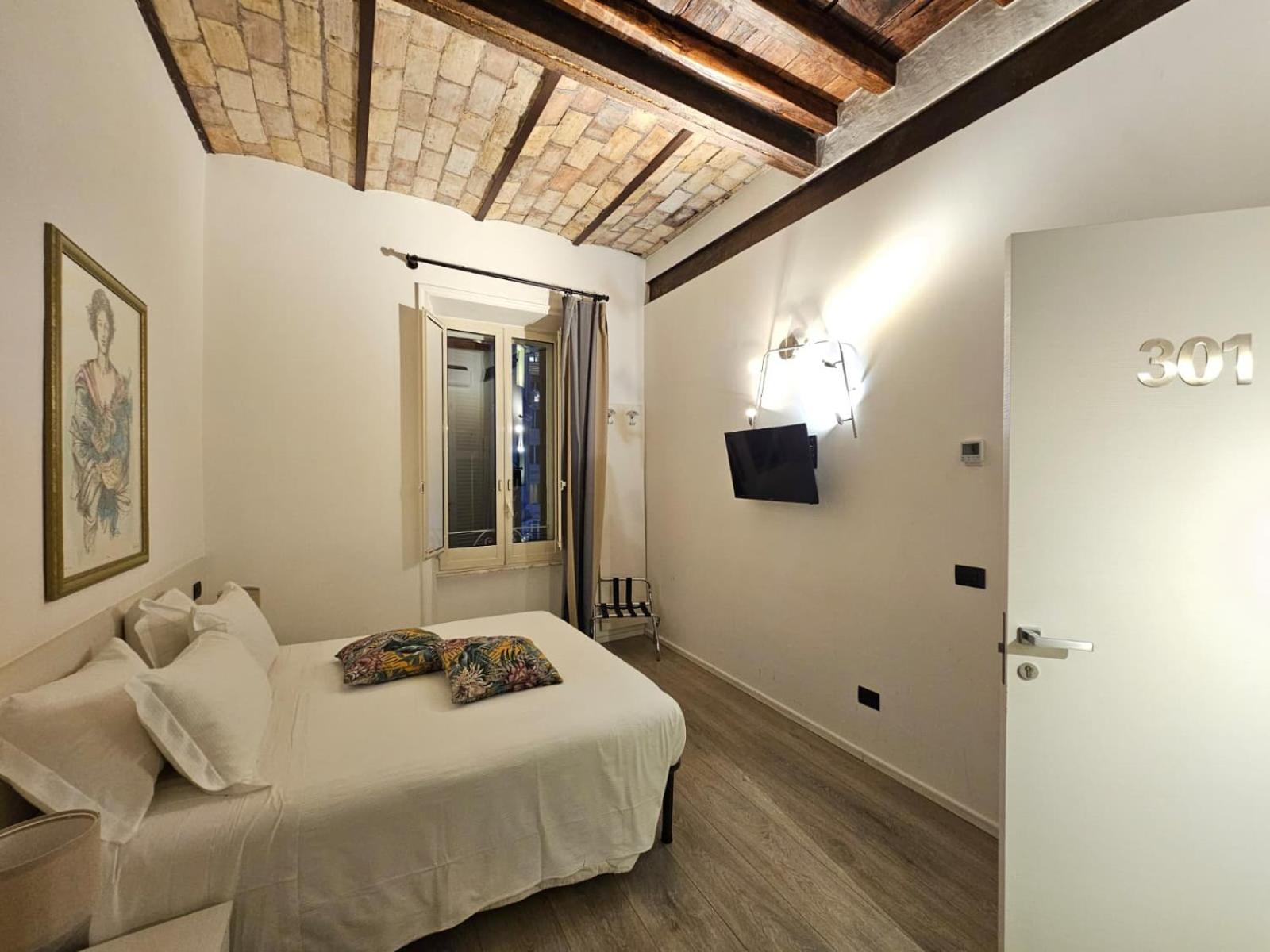 Economy Double Room photo 1