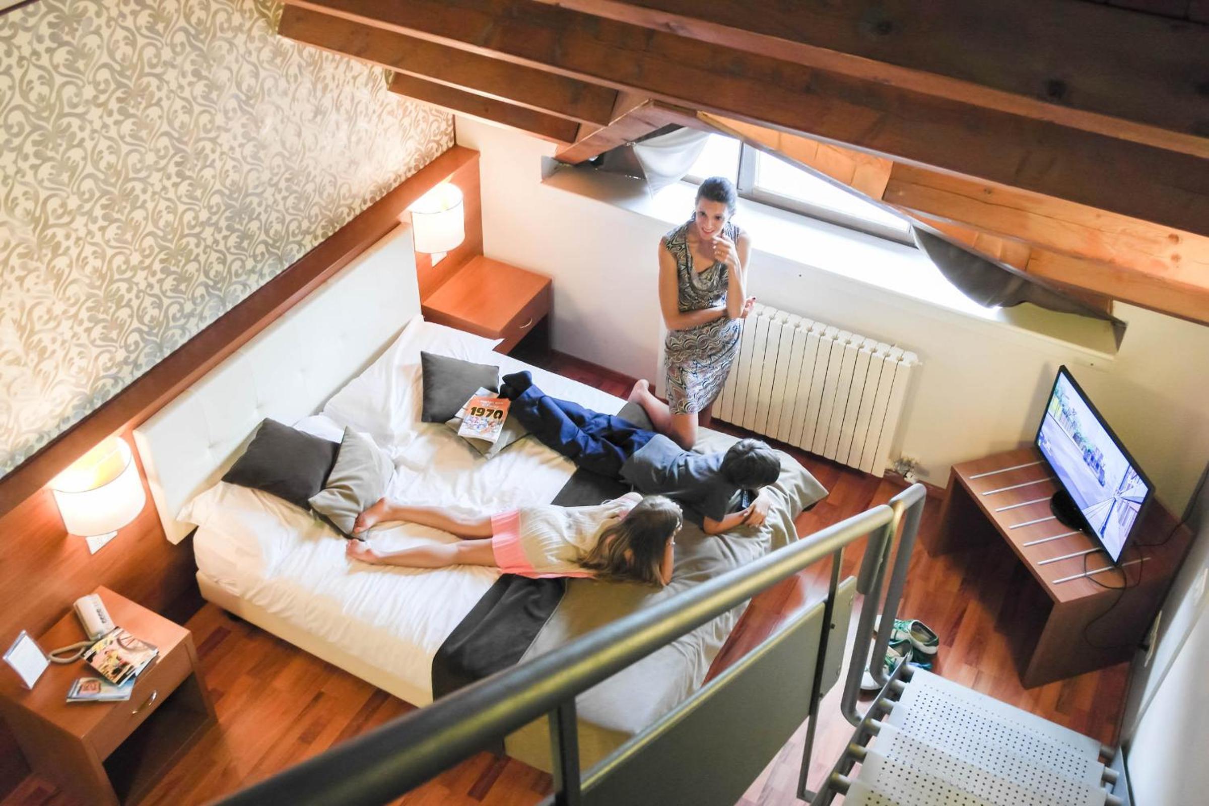 Duplex Suite - Photo 3
