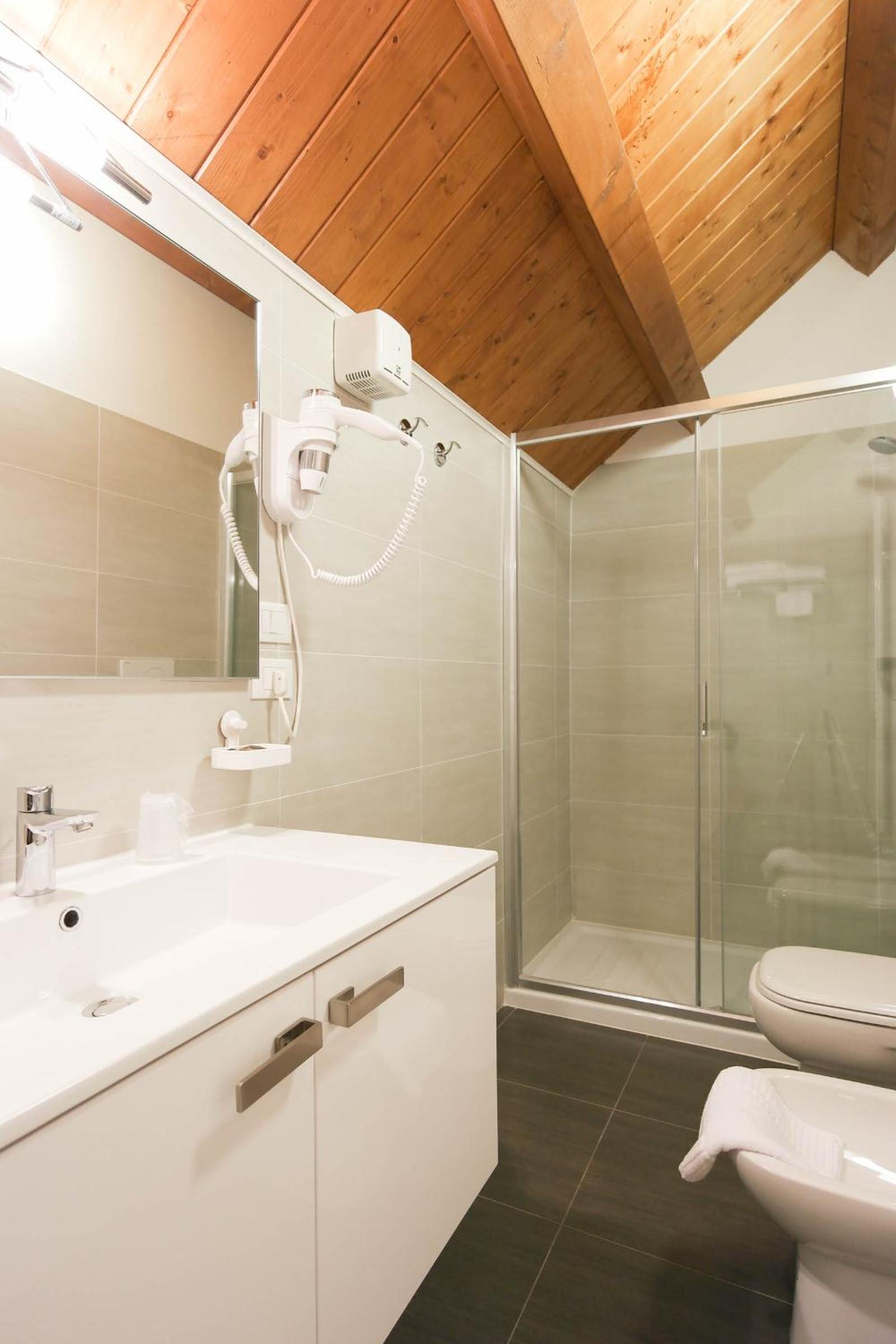 Duplex Suite - Photo 4