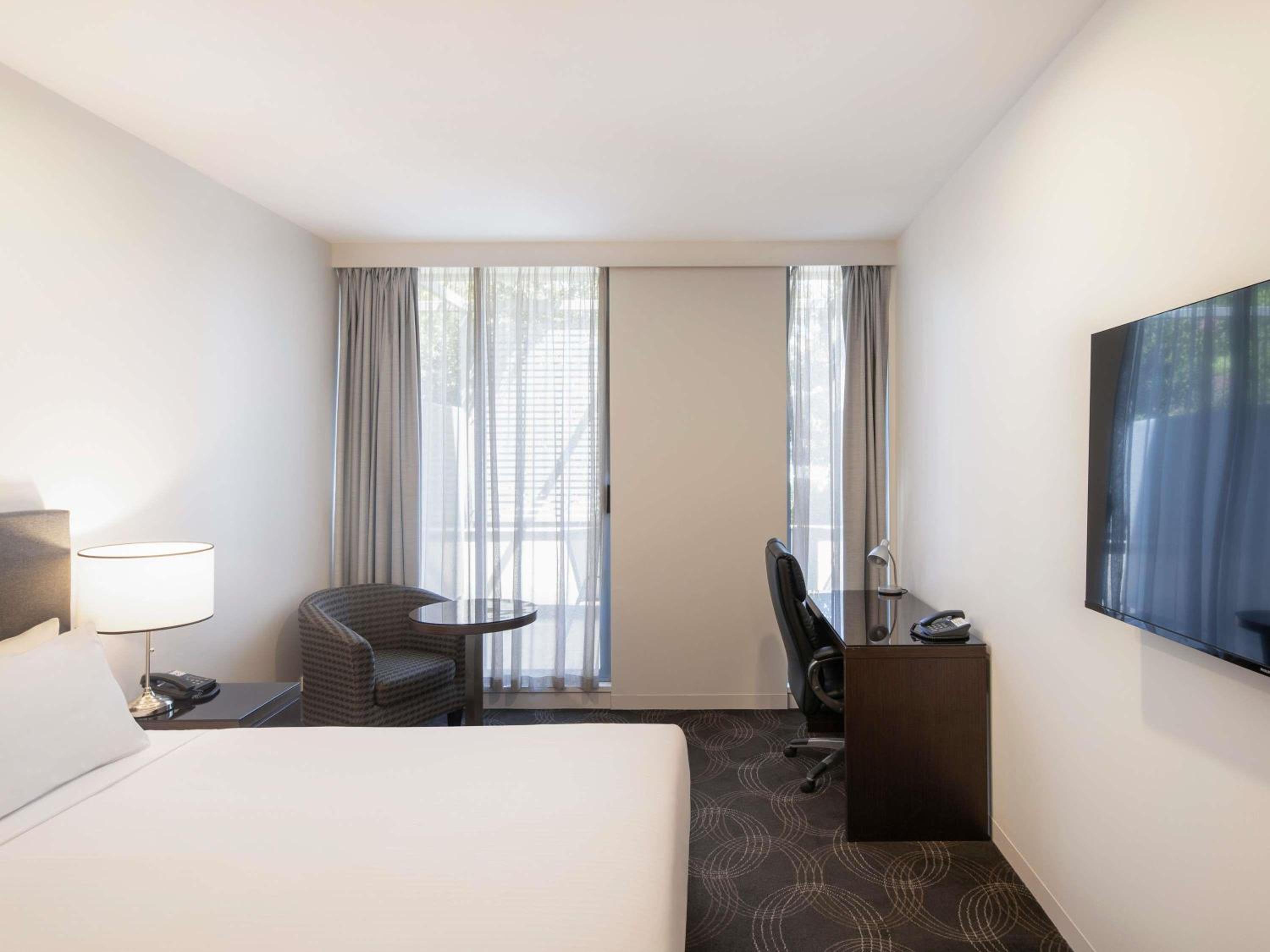 Superior King Room - Photo 3