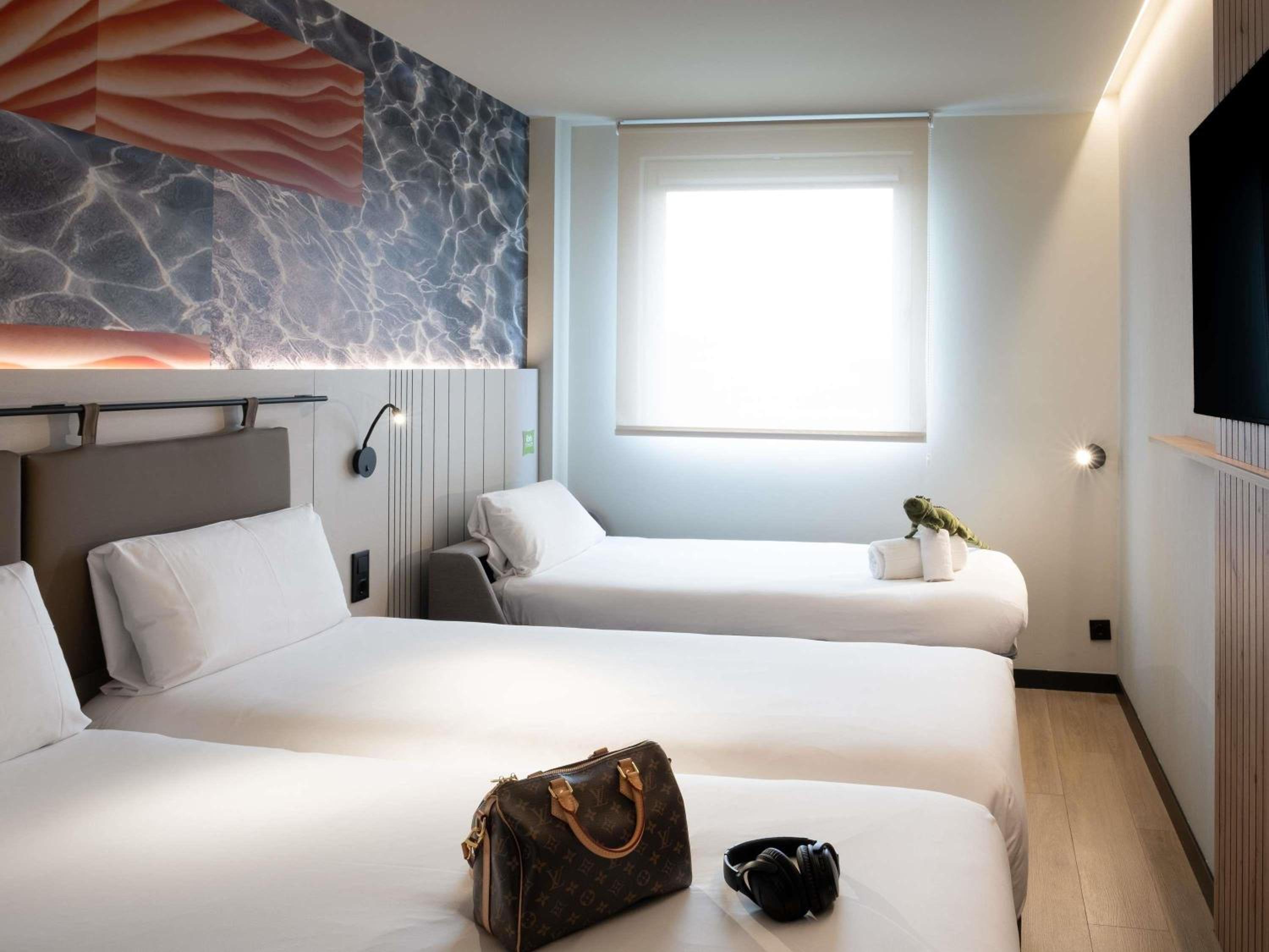 Standard Twin Room - Photo 1