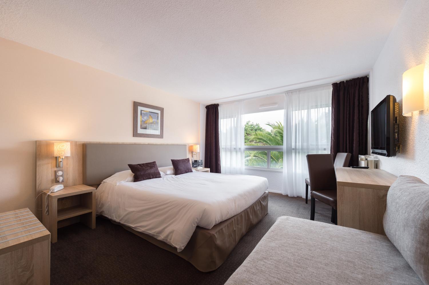 Triple Room with City View