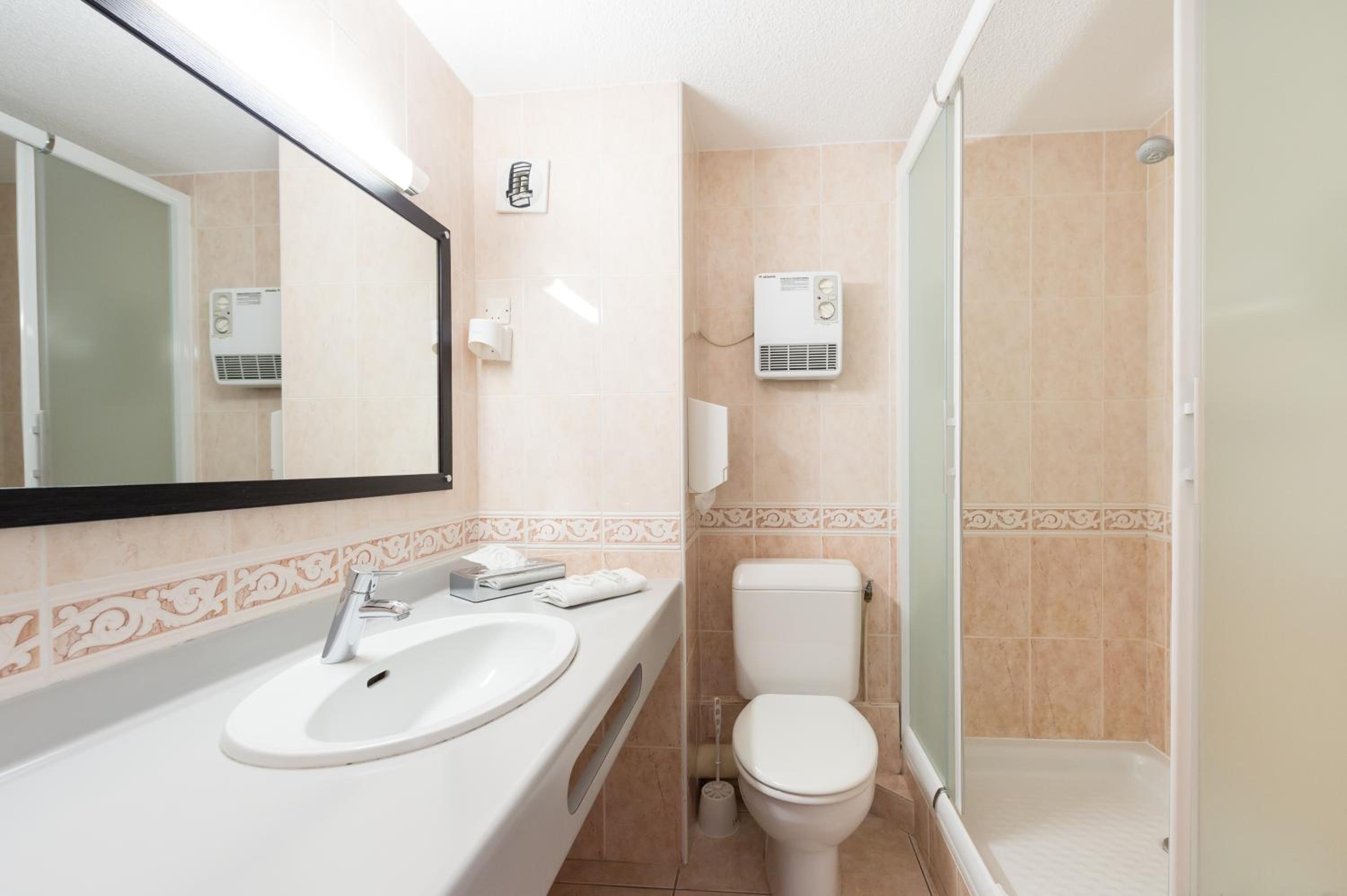 Double or Twin Room with Balcony and Sea View