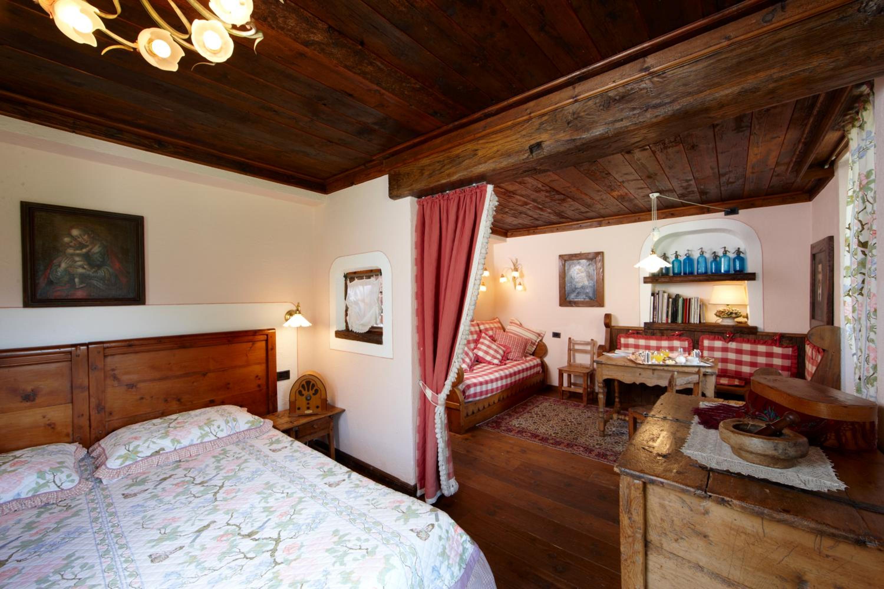 Deluxe Double or Twin Room with Mountain View - Photo 3