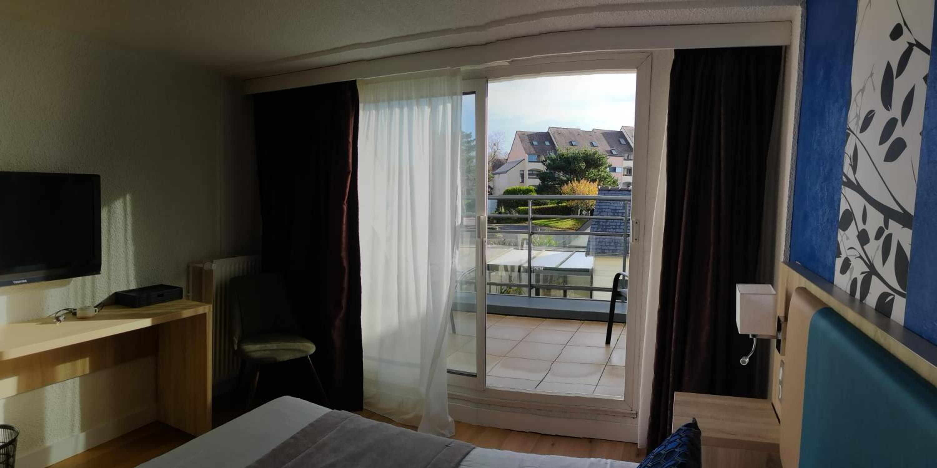 Triple Room with Pool View