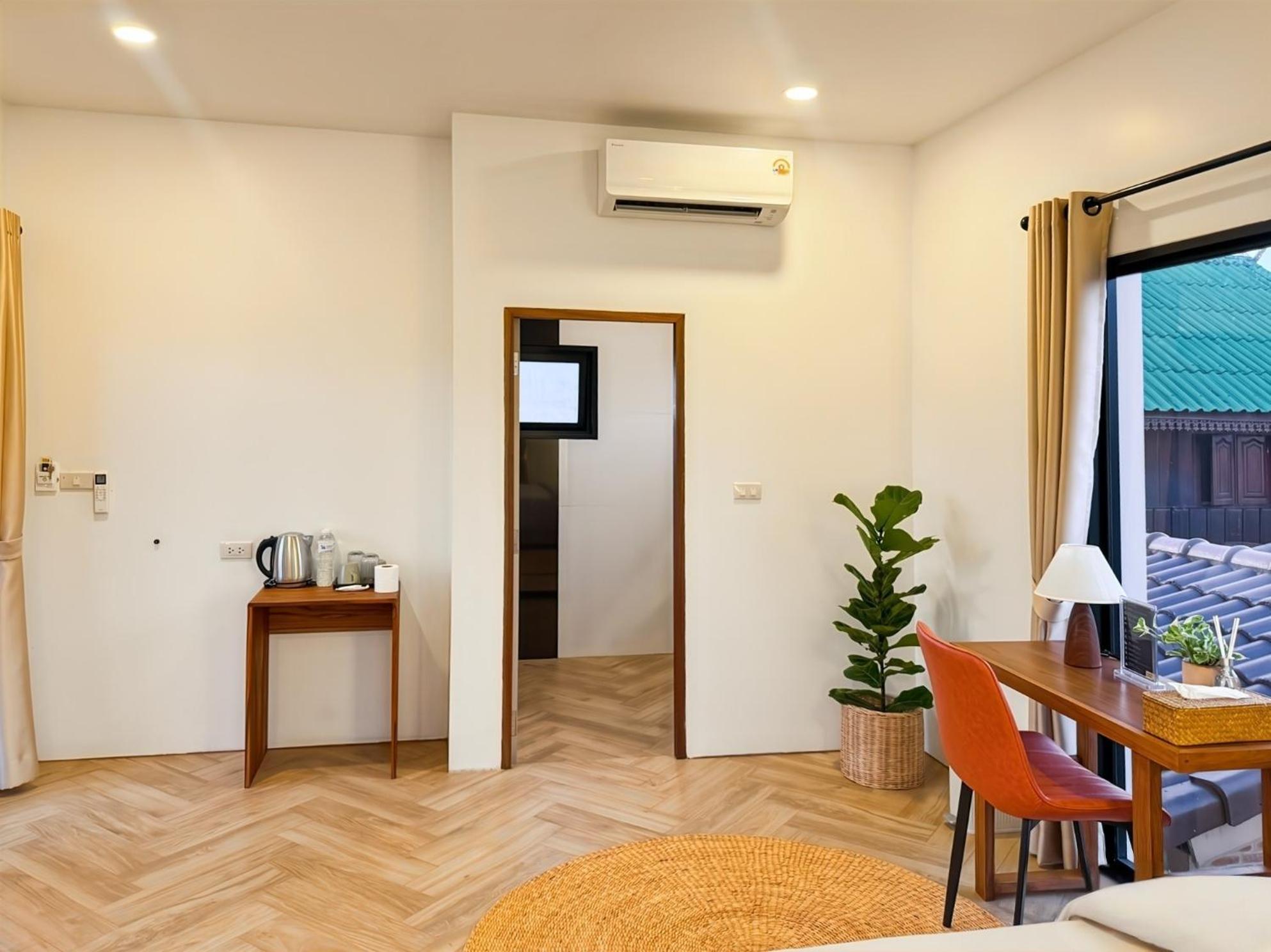 Studio with Terrace