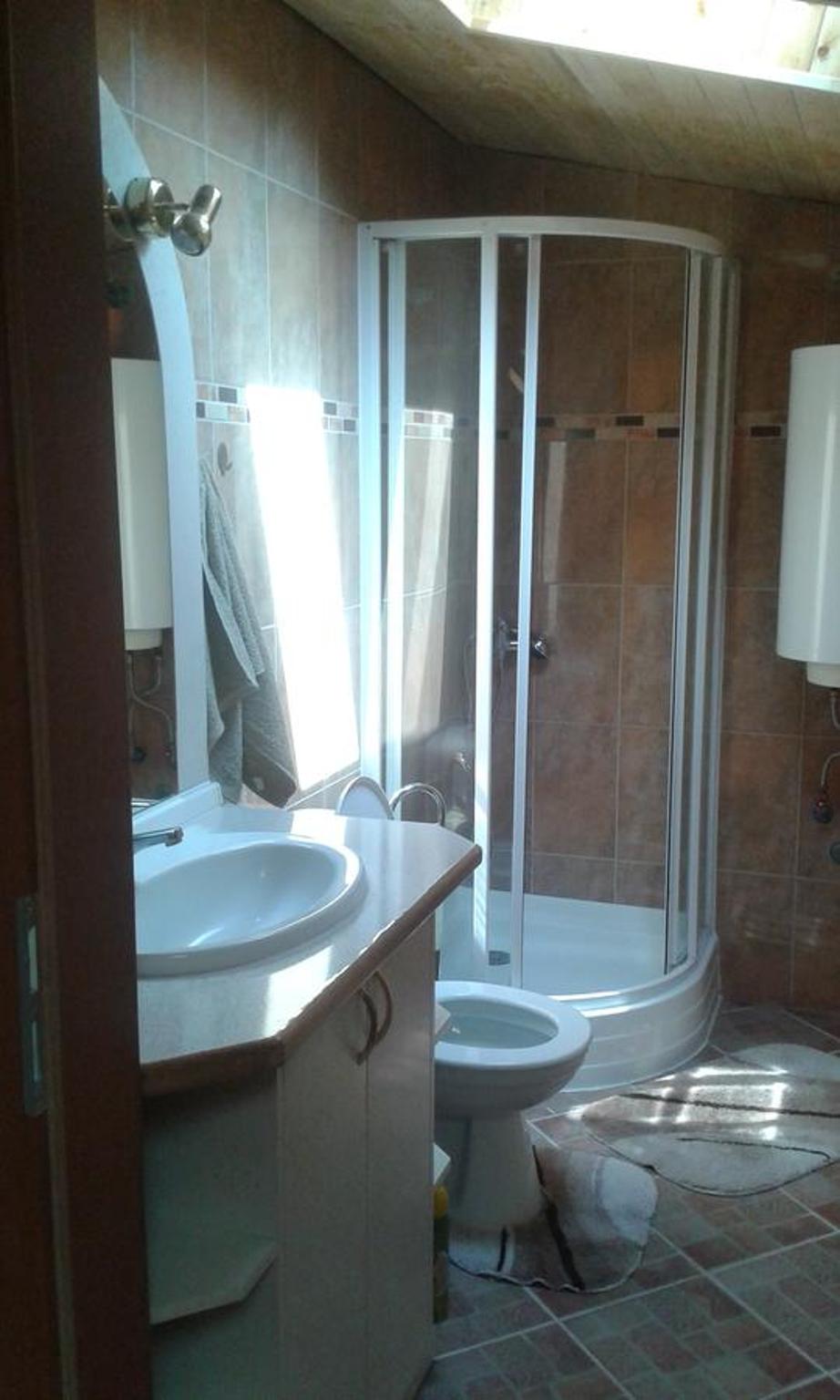 Family Room with Private Bathroom photo 2