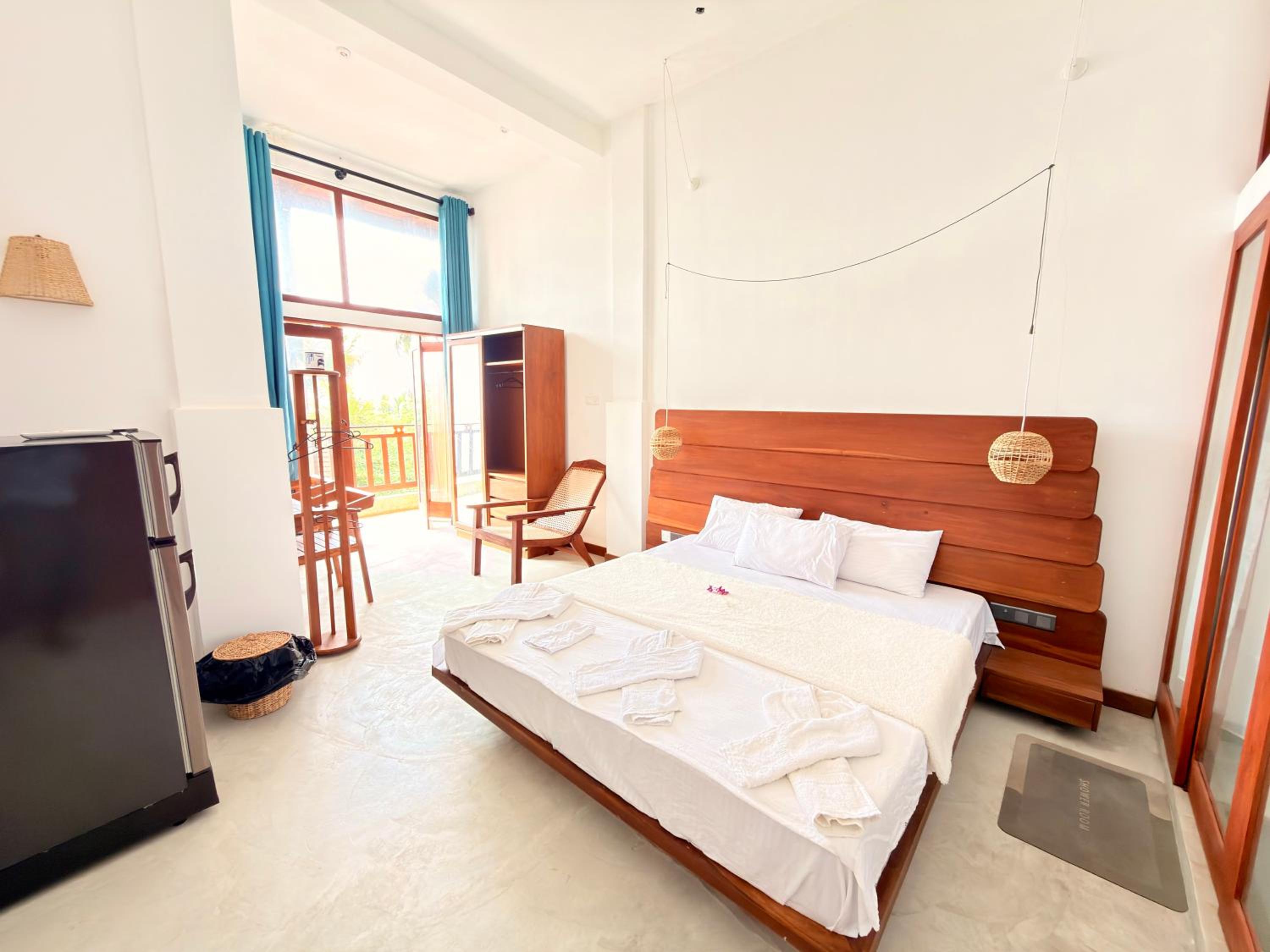 Deluxe Double Room with Balcony and Sea View