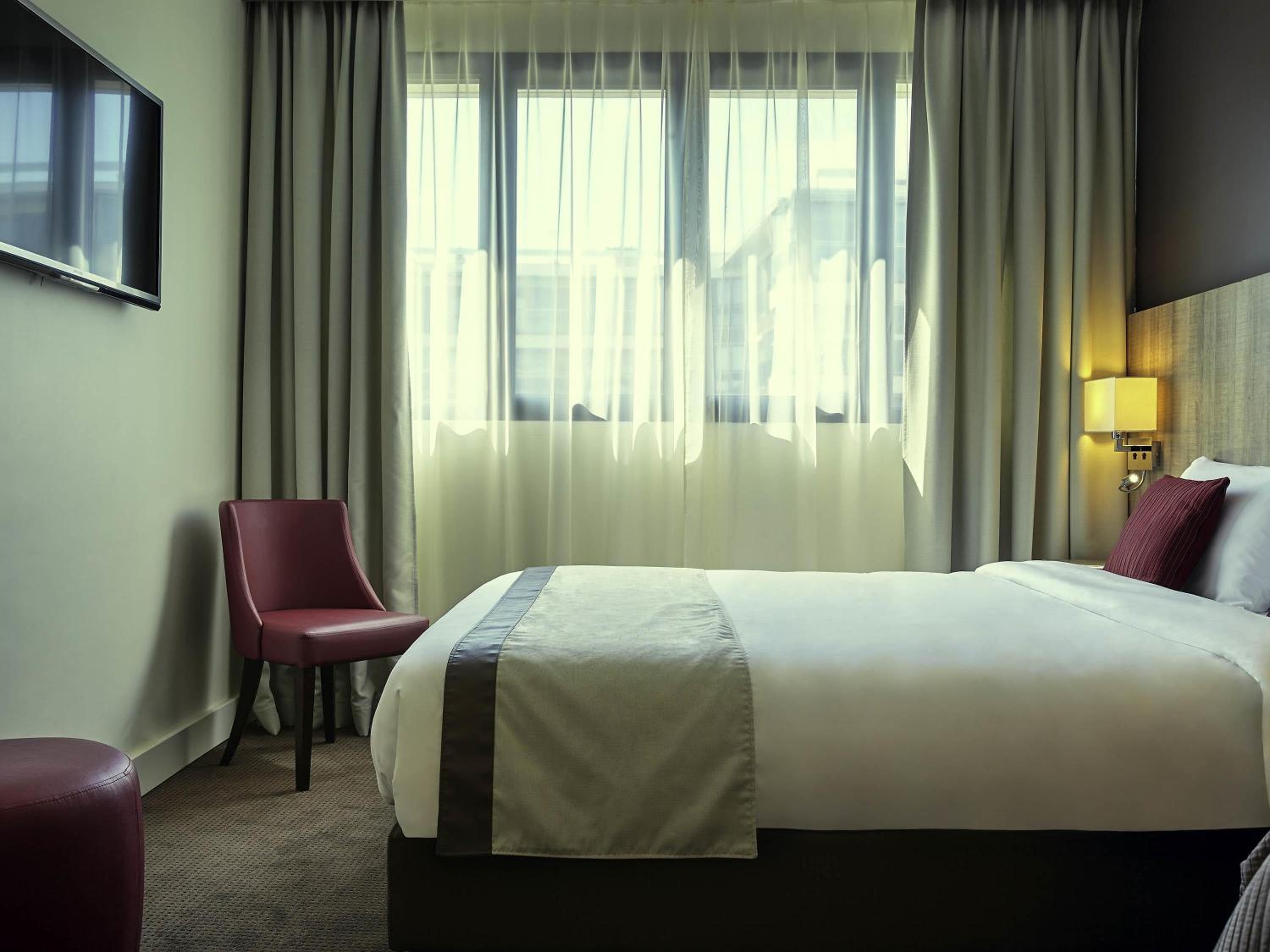 Classic Double Room thumbnail 5