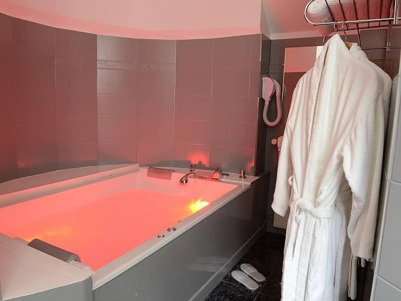 Suite with Spa Bath