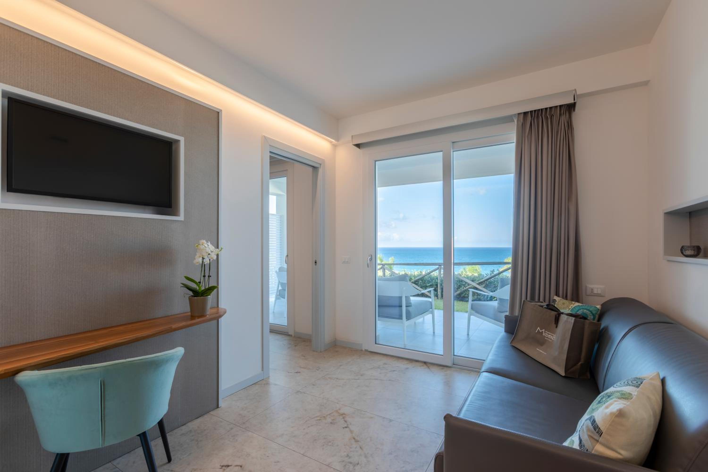 Suite with Garden View